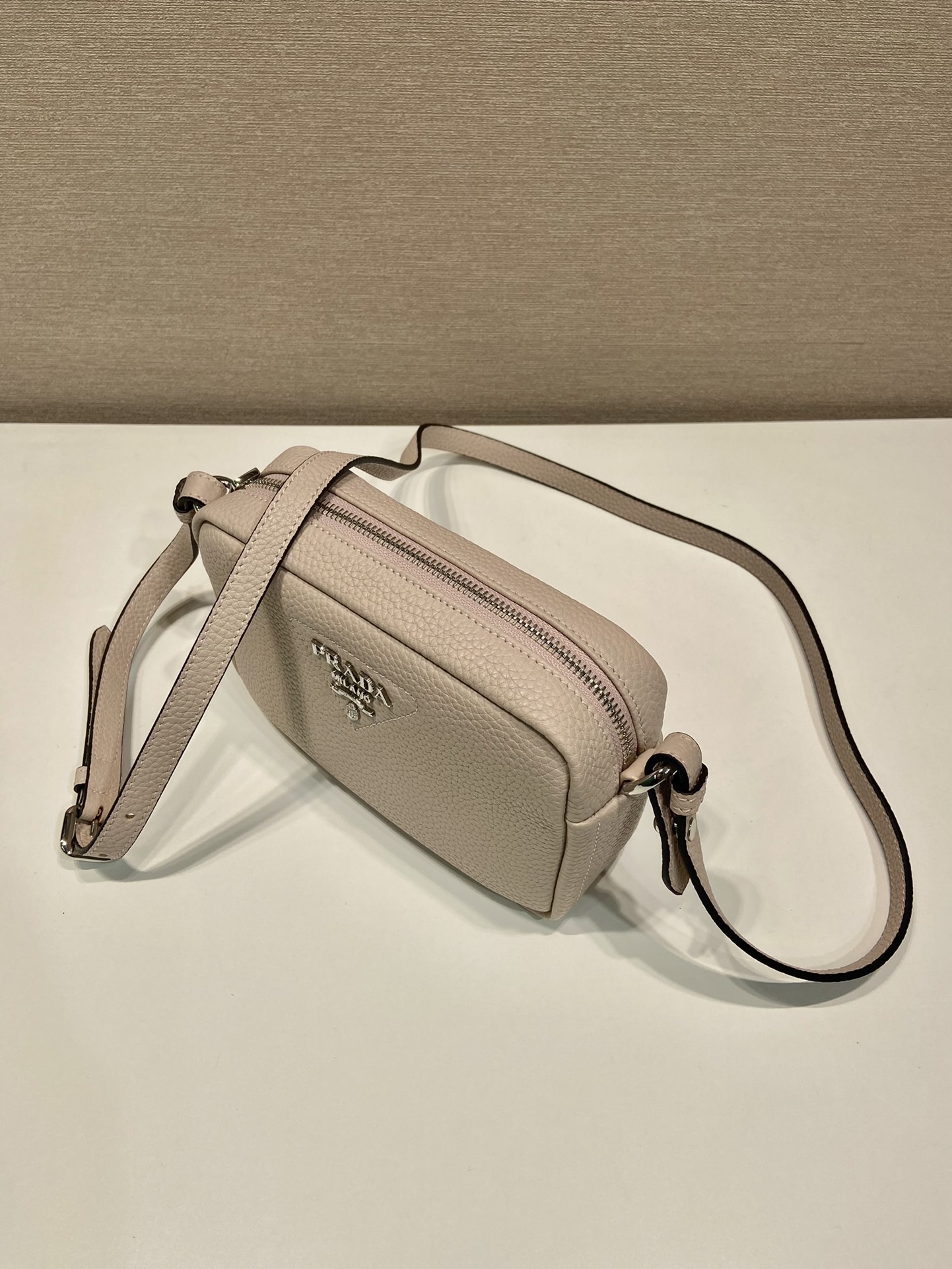 Pra*a small leather bag