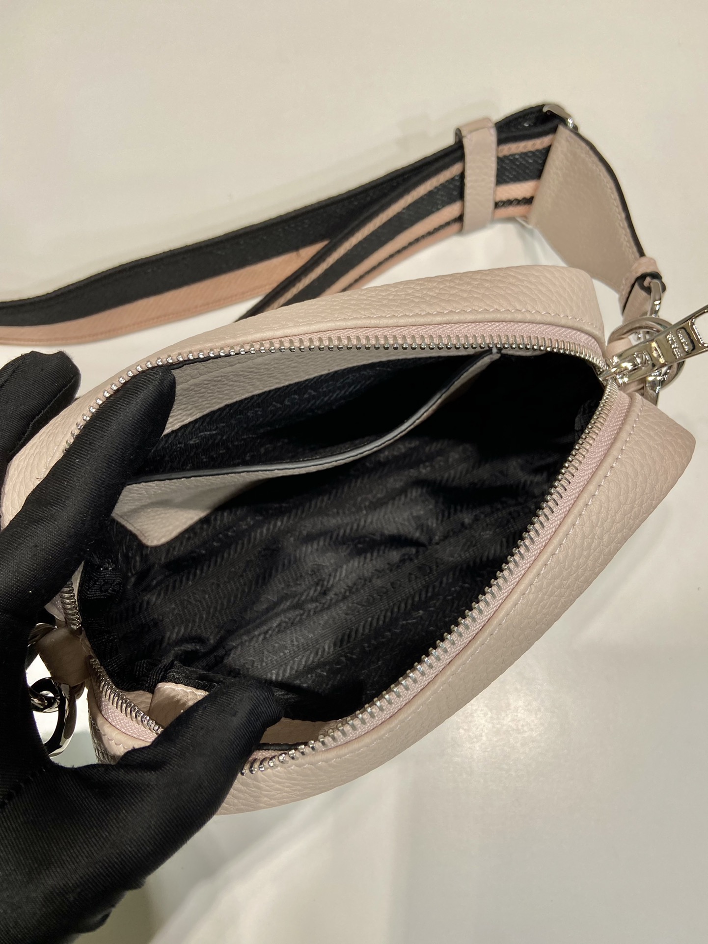 Pra*a small leather bag