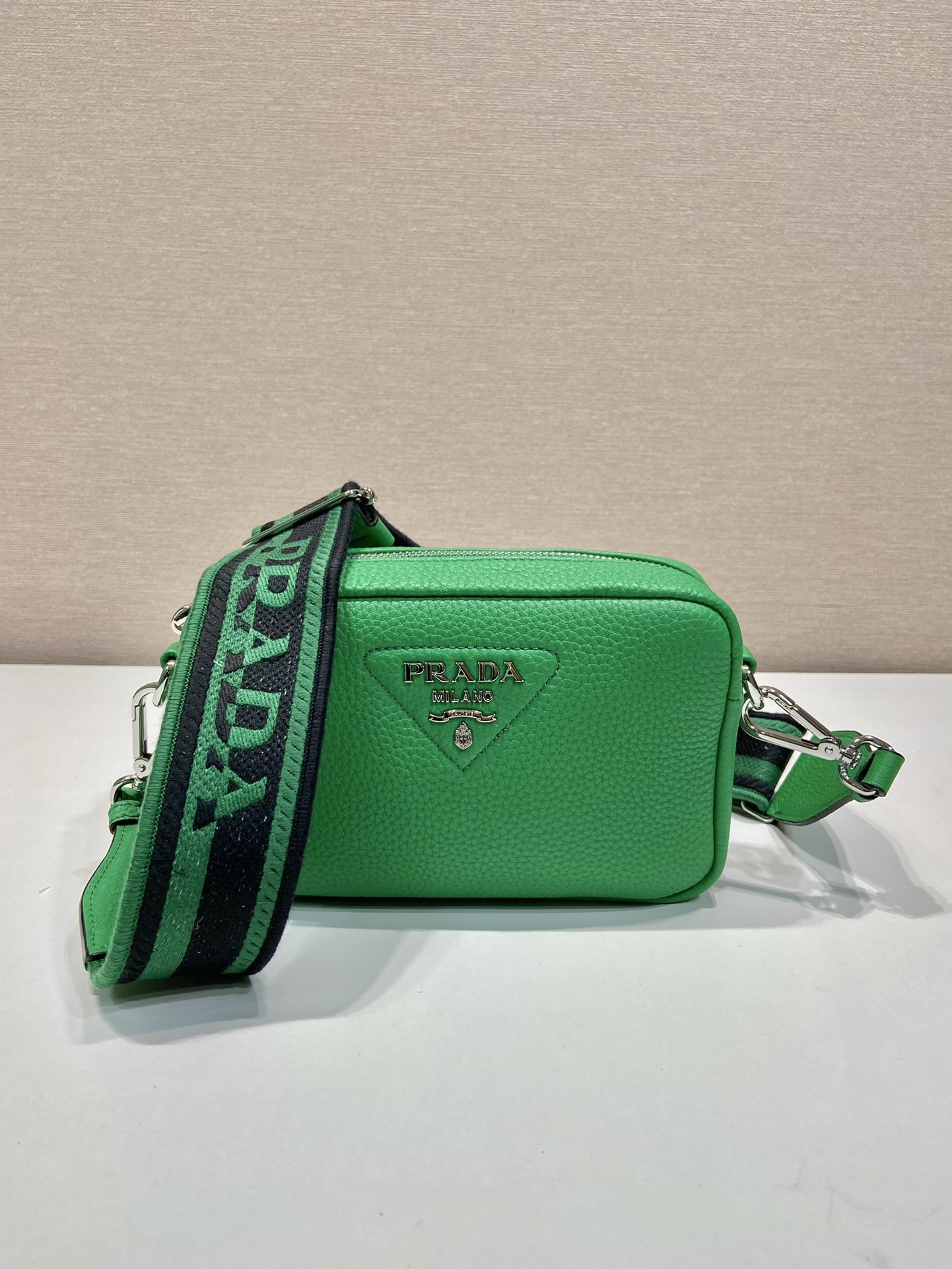 Pra*a small leather bag