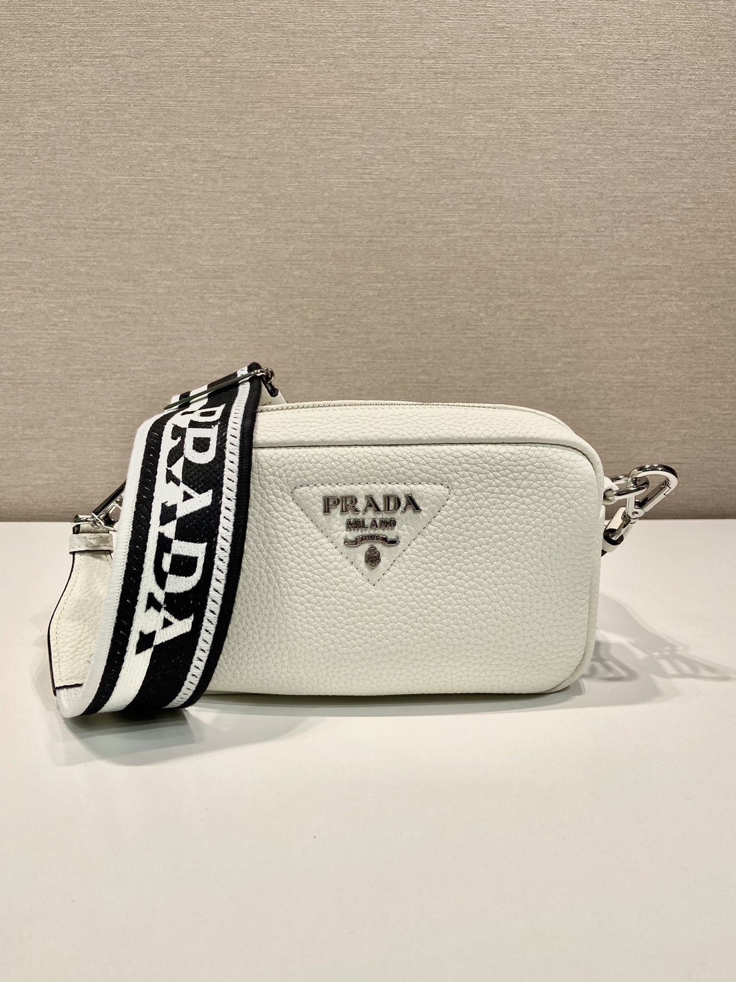Pra*a small leather bag