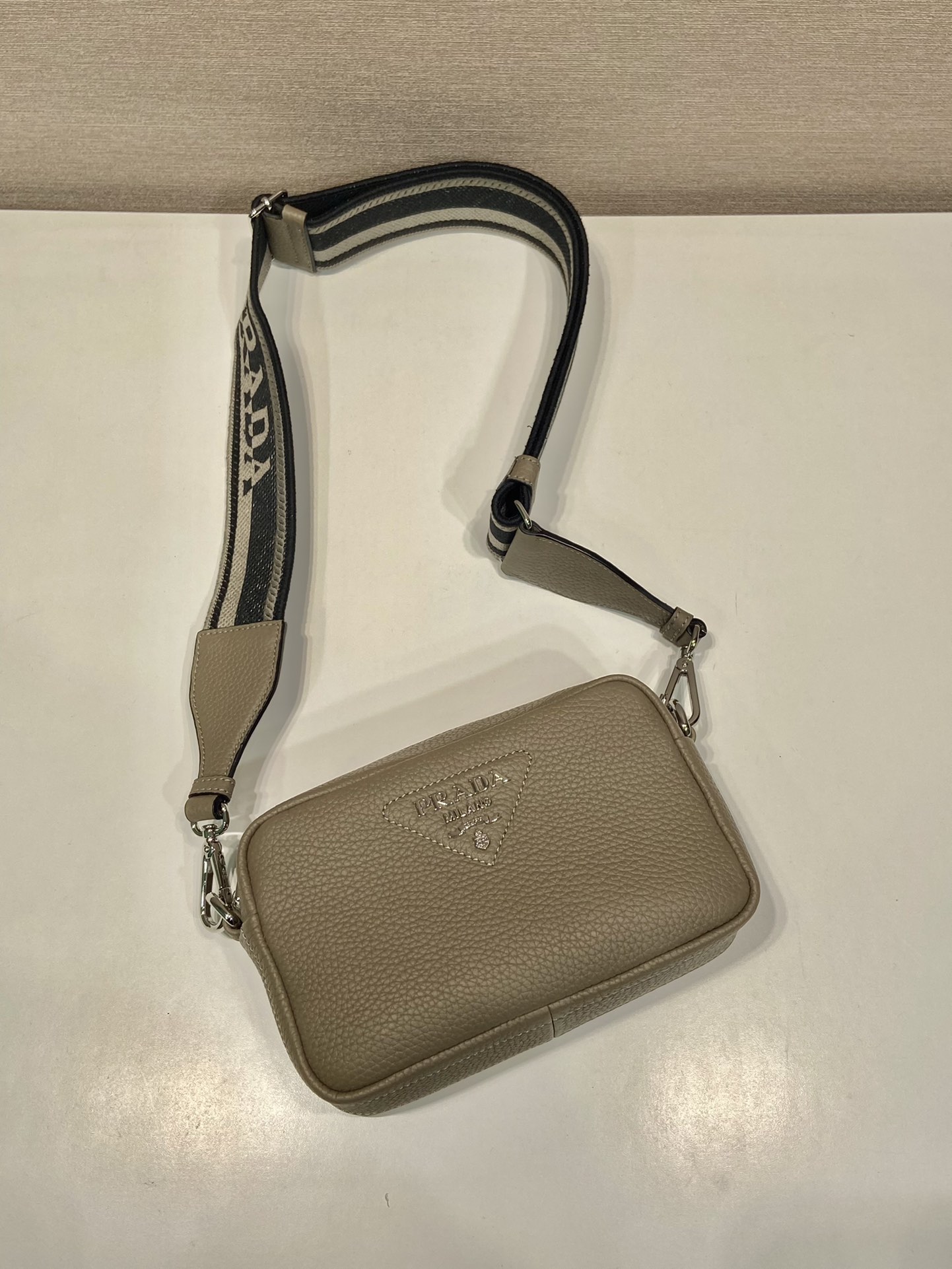 Pra*a small leather bag