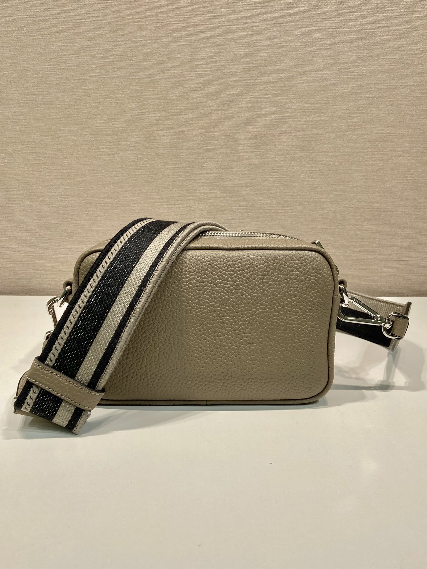 Pra*a small leather bag