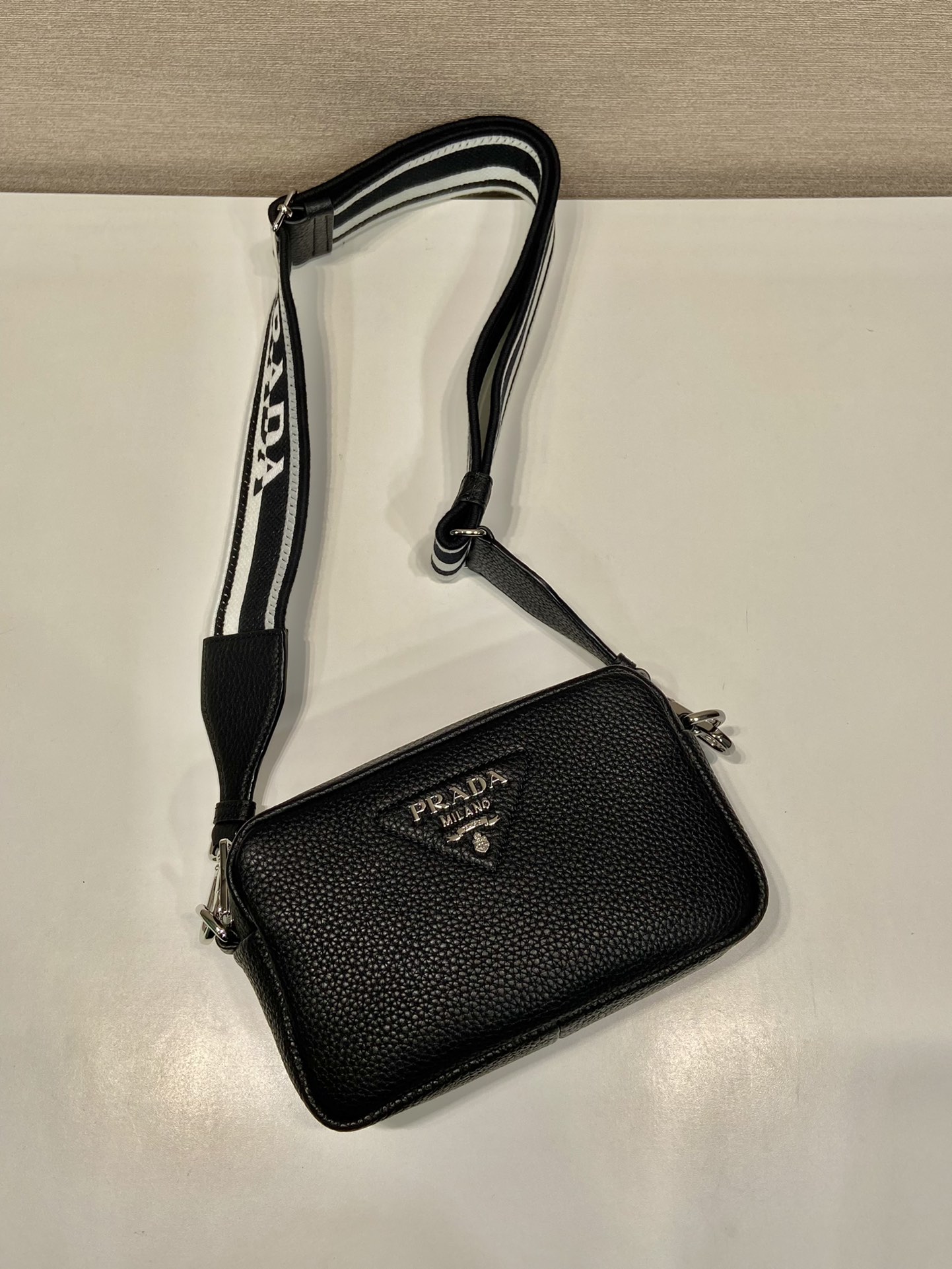 Pra*a small leather bag