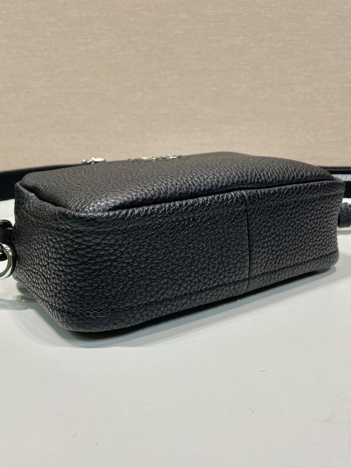 Pra*a small leather bag