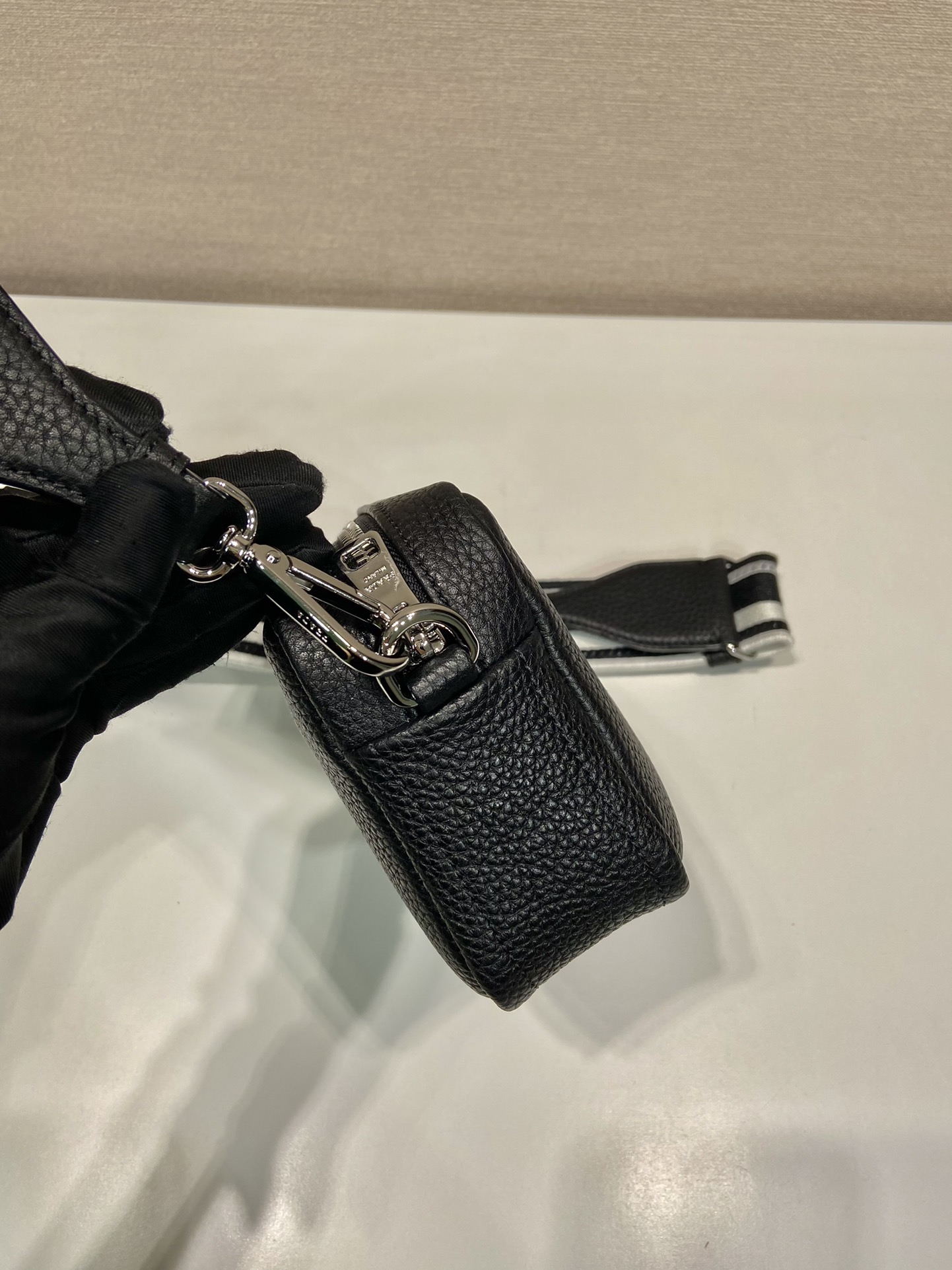Pra*a small leather bag