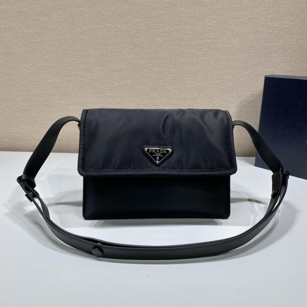 Pra*a small padded re-nylon shoulder bag