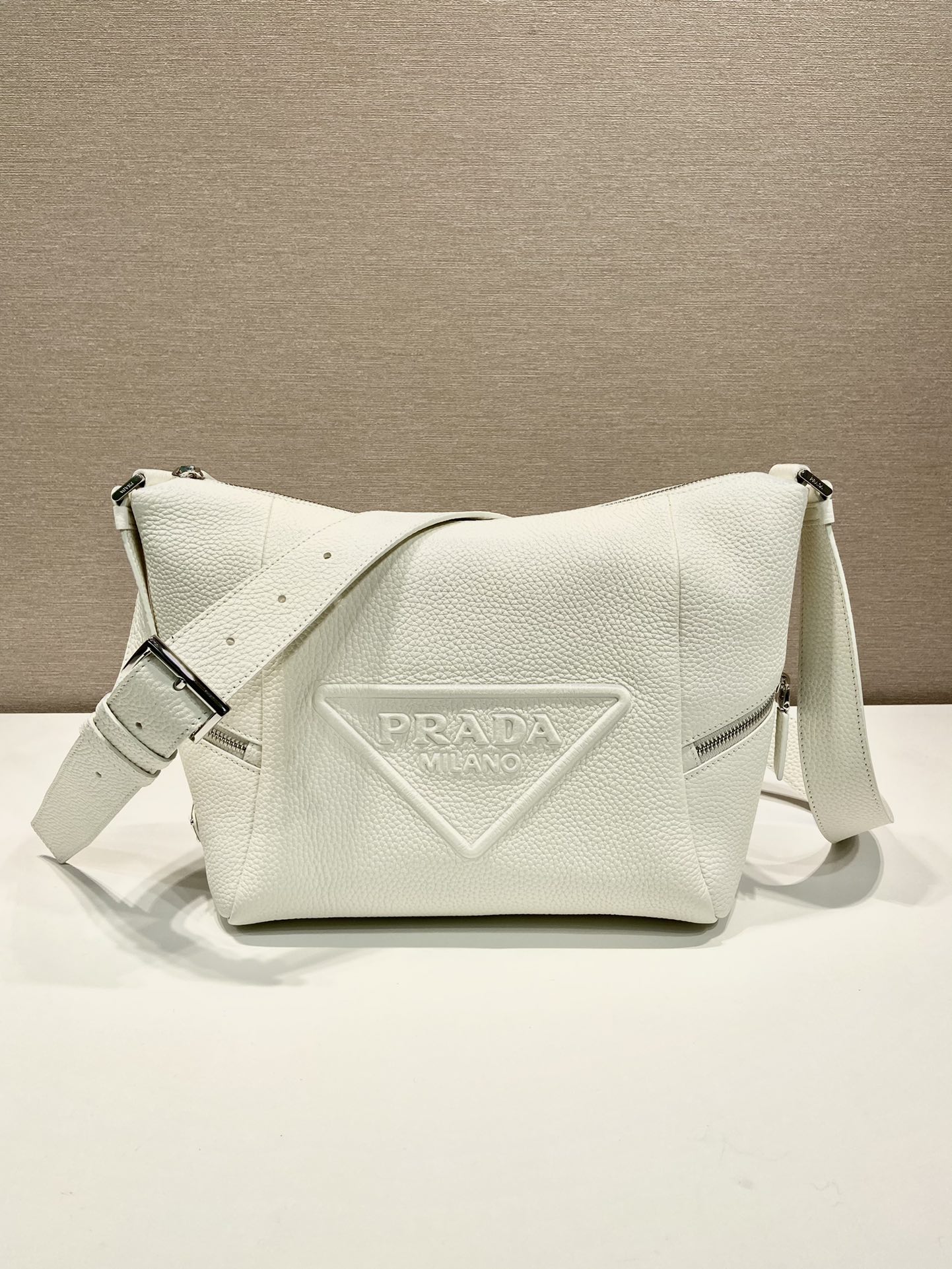 Pra*a leather bag with shoulder strap
