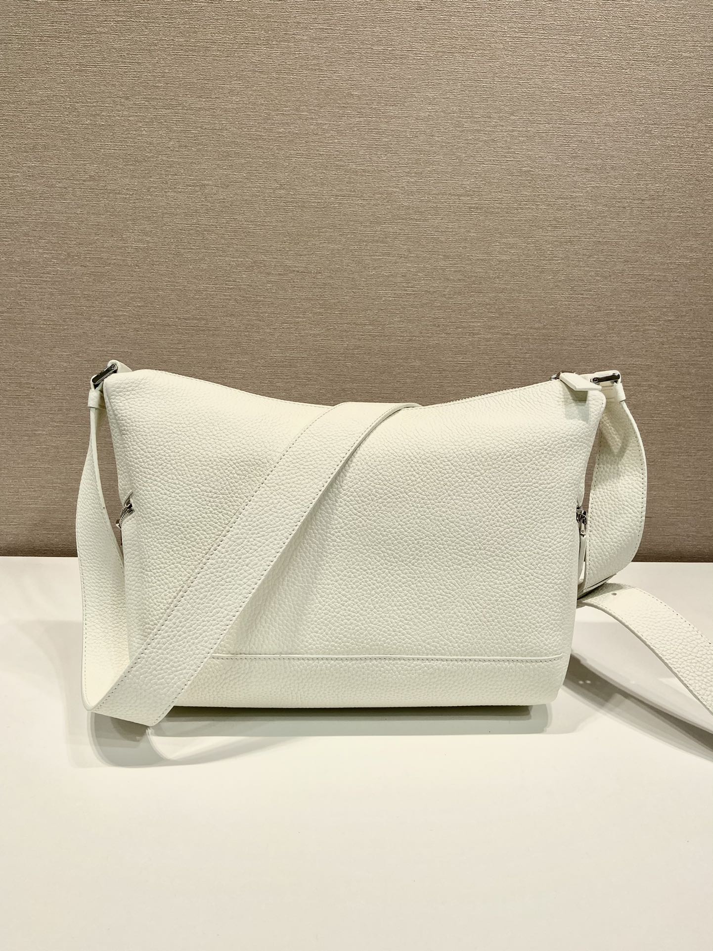 Pra*a leather bag with shoulder strap
