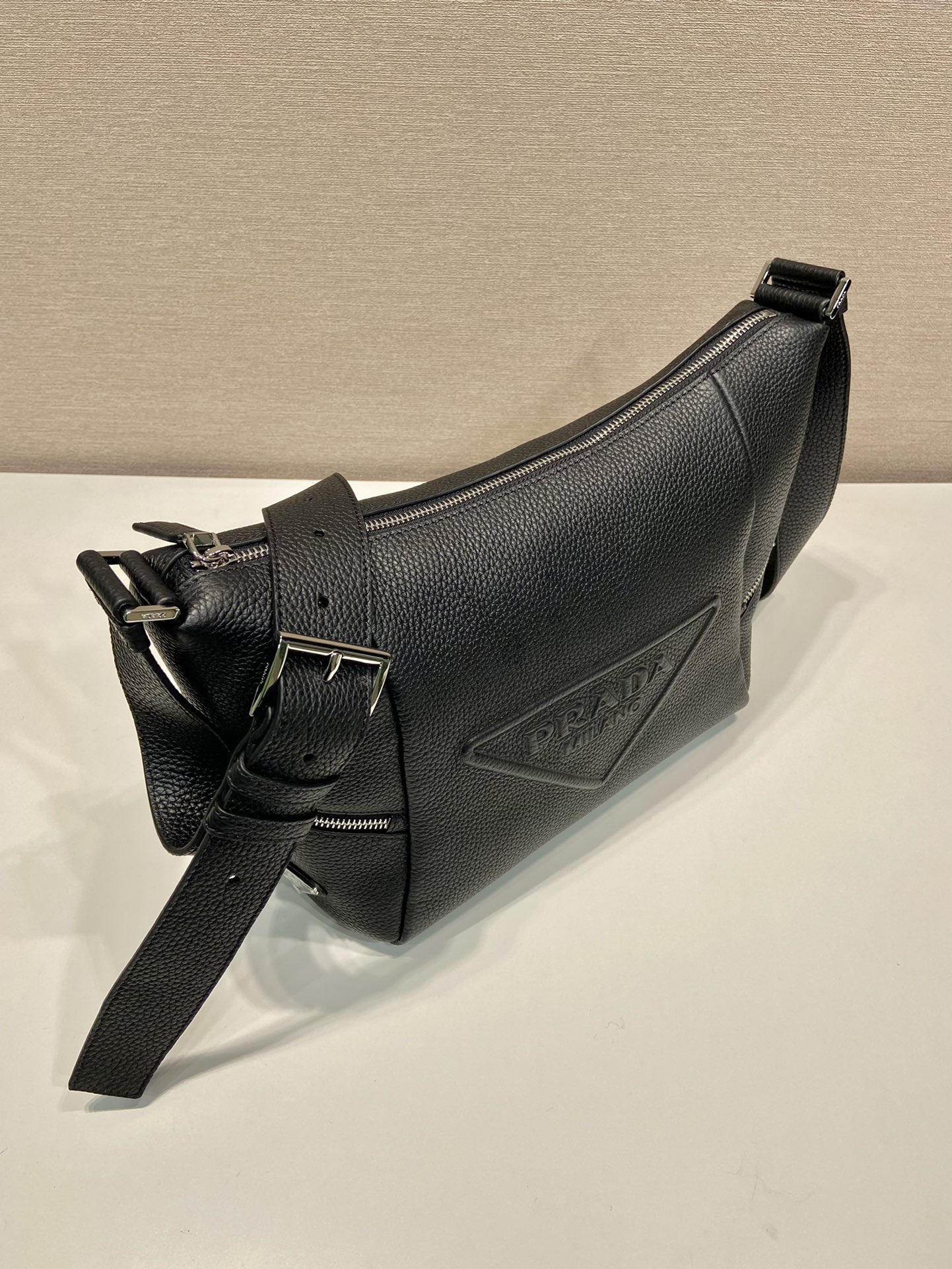 Pra*a leather bag with shoulder strap