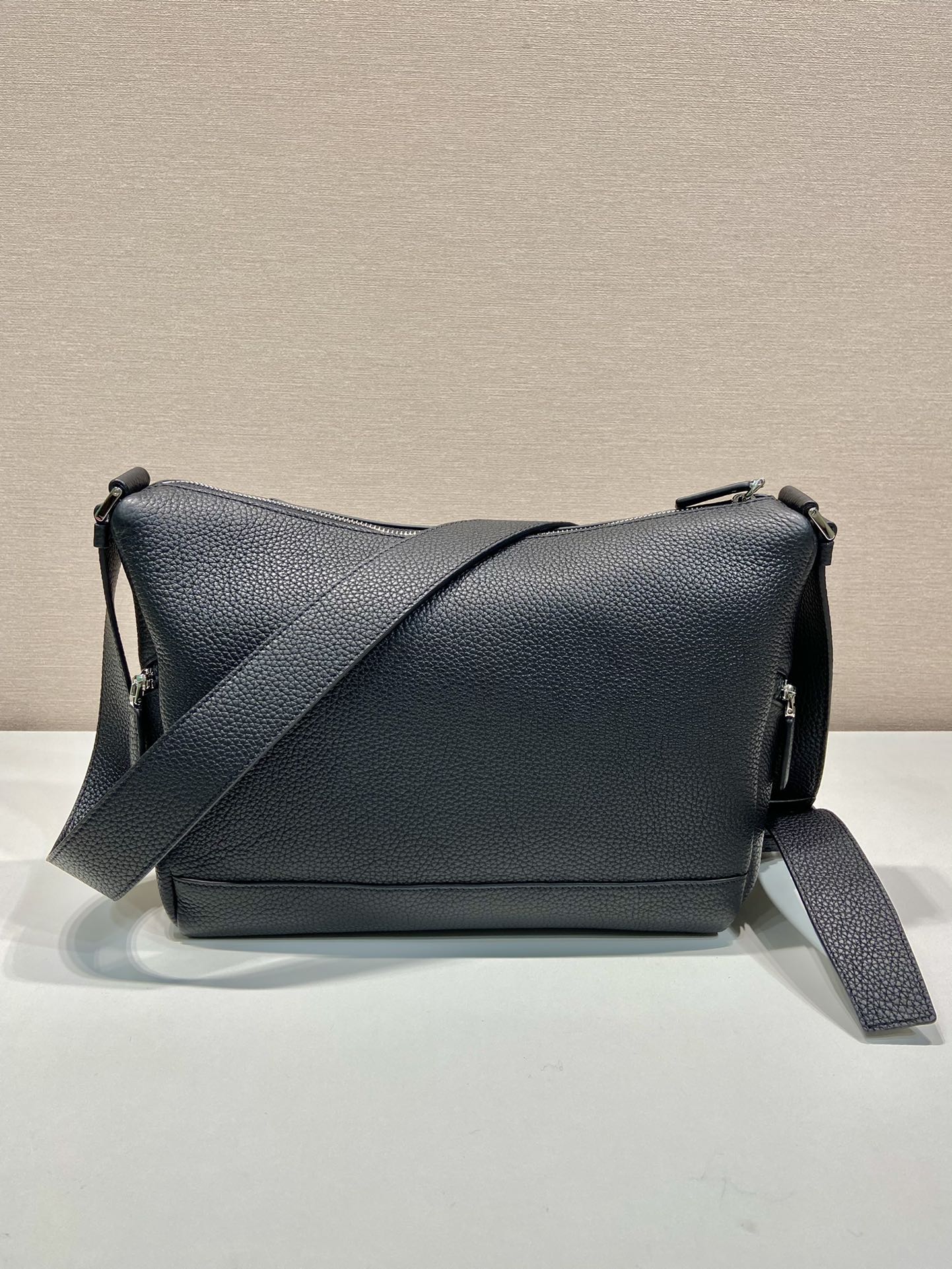 Pra*a leather bag with shoulder strap
