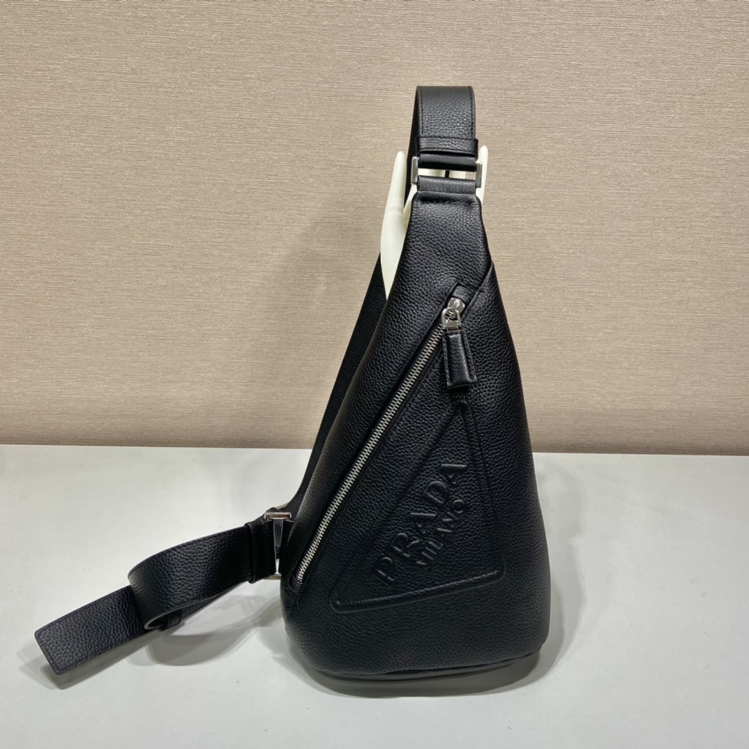 Pra*a cross leather bag