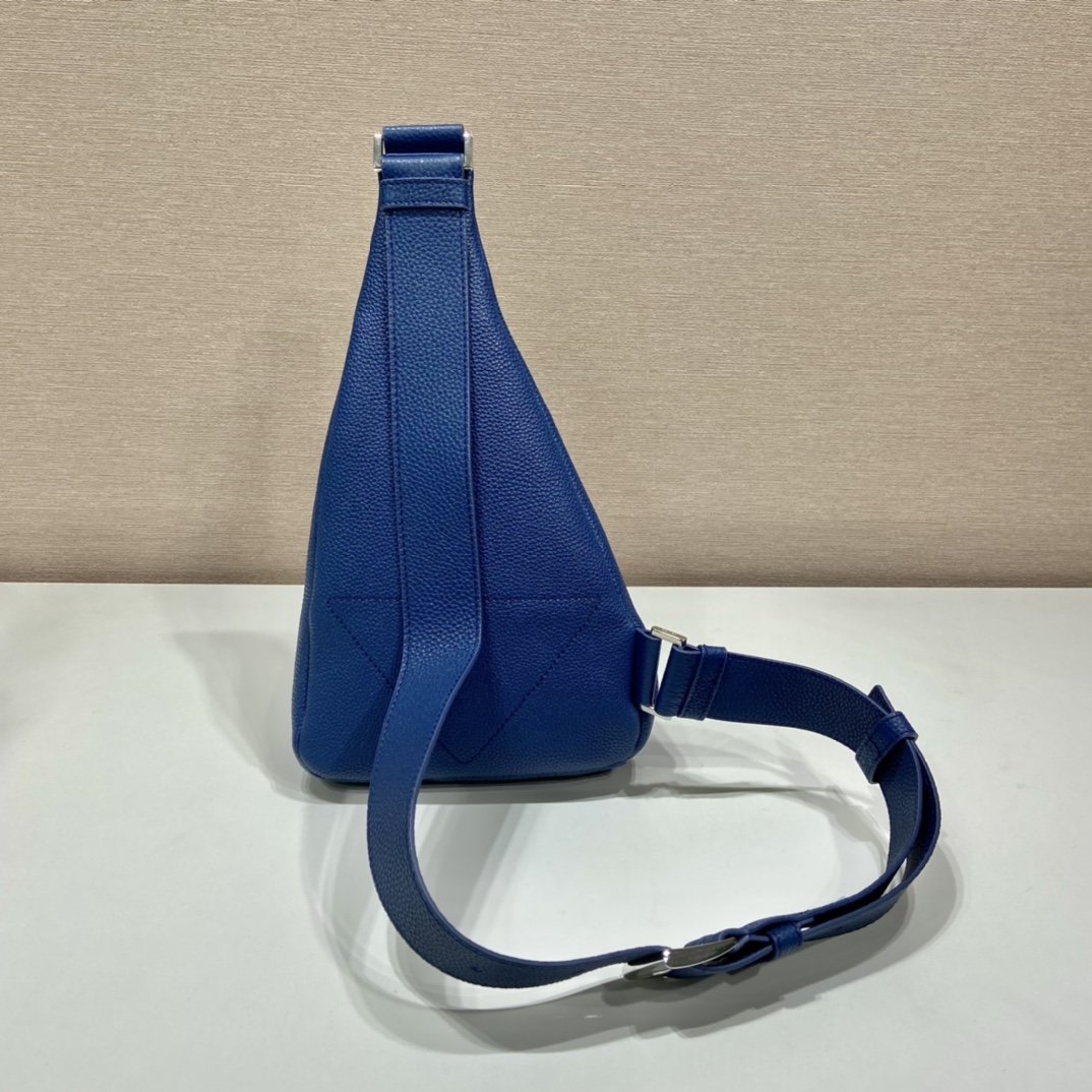 Pra*a cross leather bag