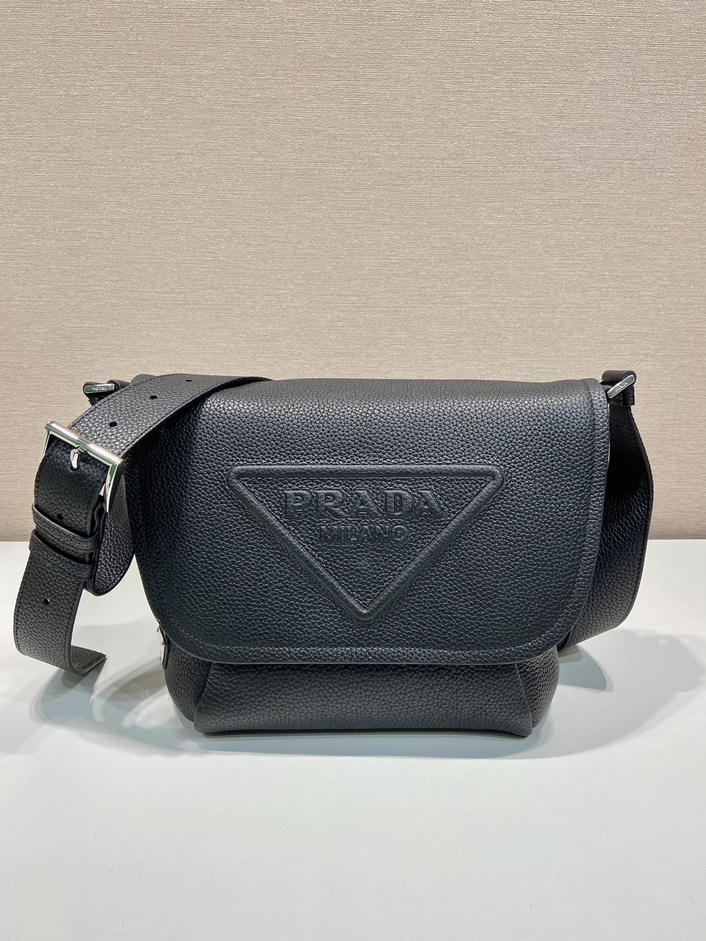 Pra*a leather bag with shoulder strap