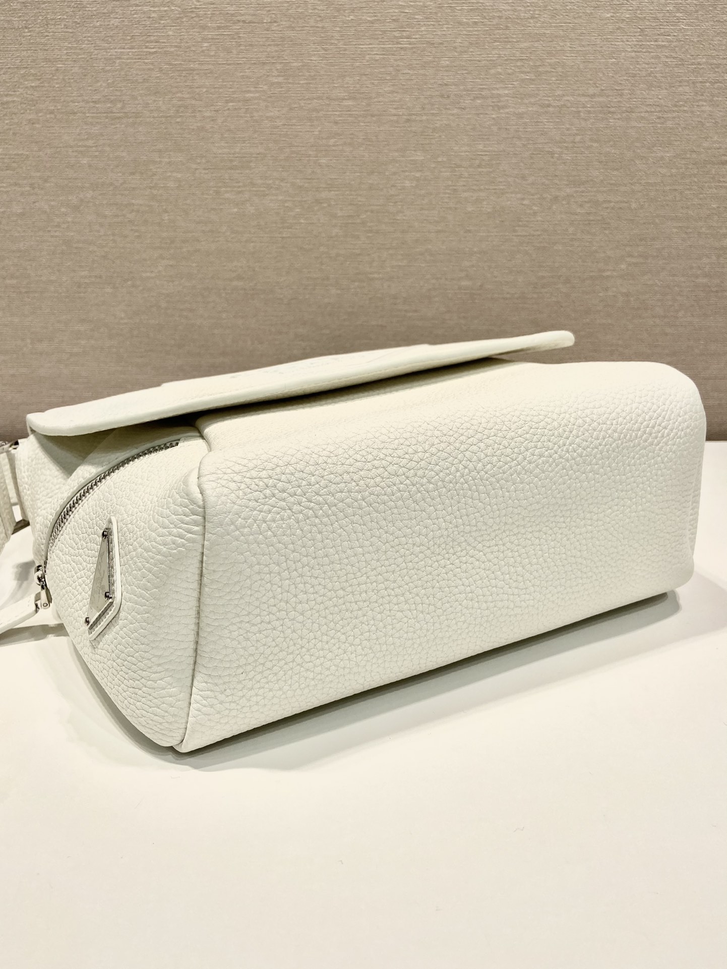 Leather bag with shoulder strap