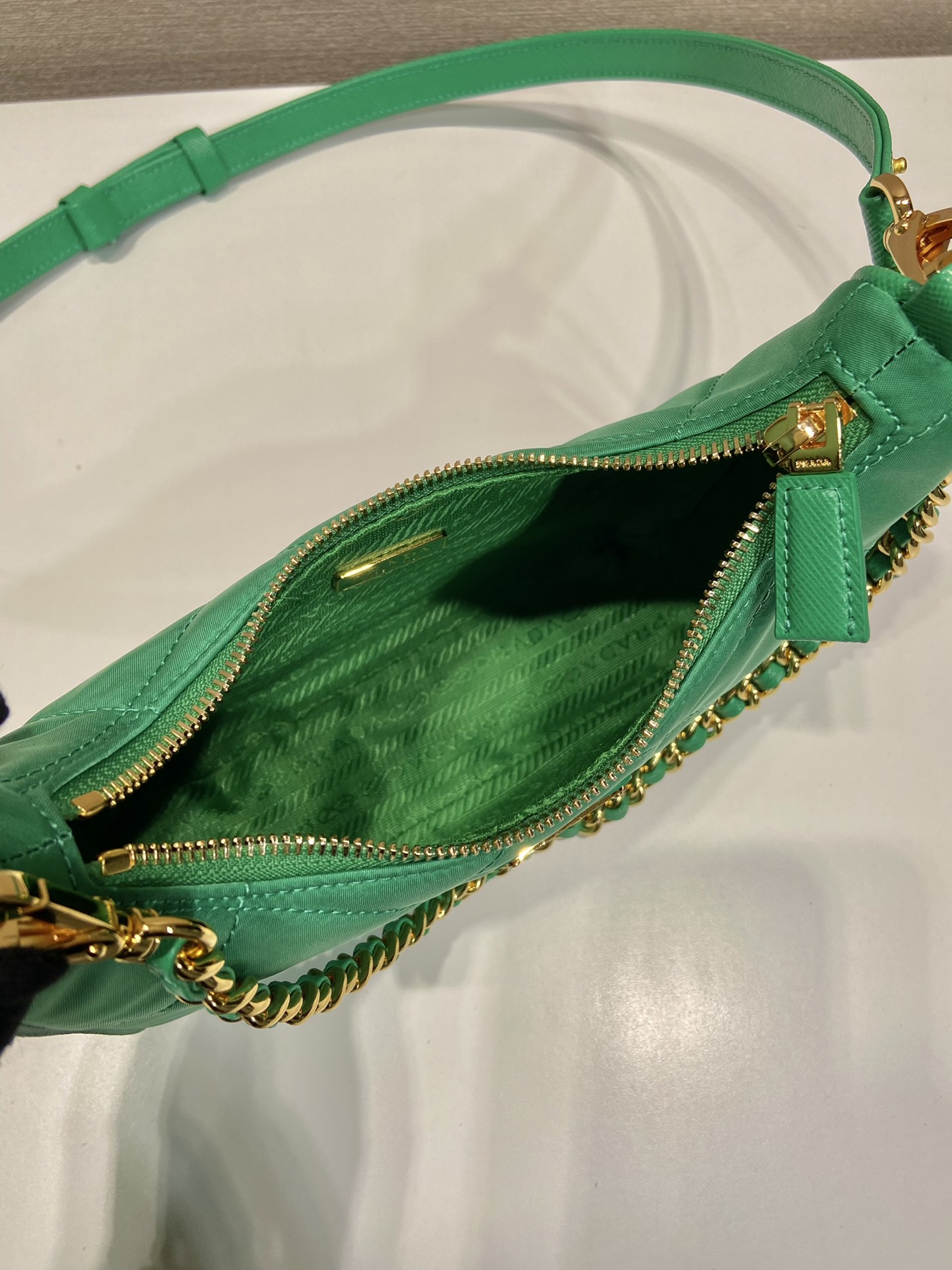 Pra*a re-edition 1995 chaîne re-nylon mini-bag