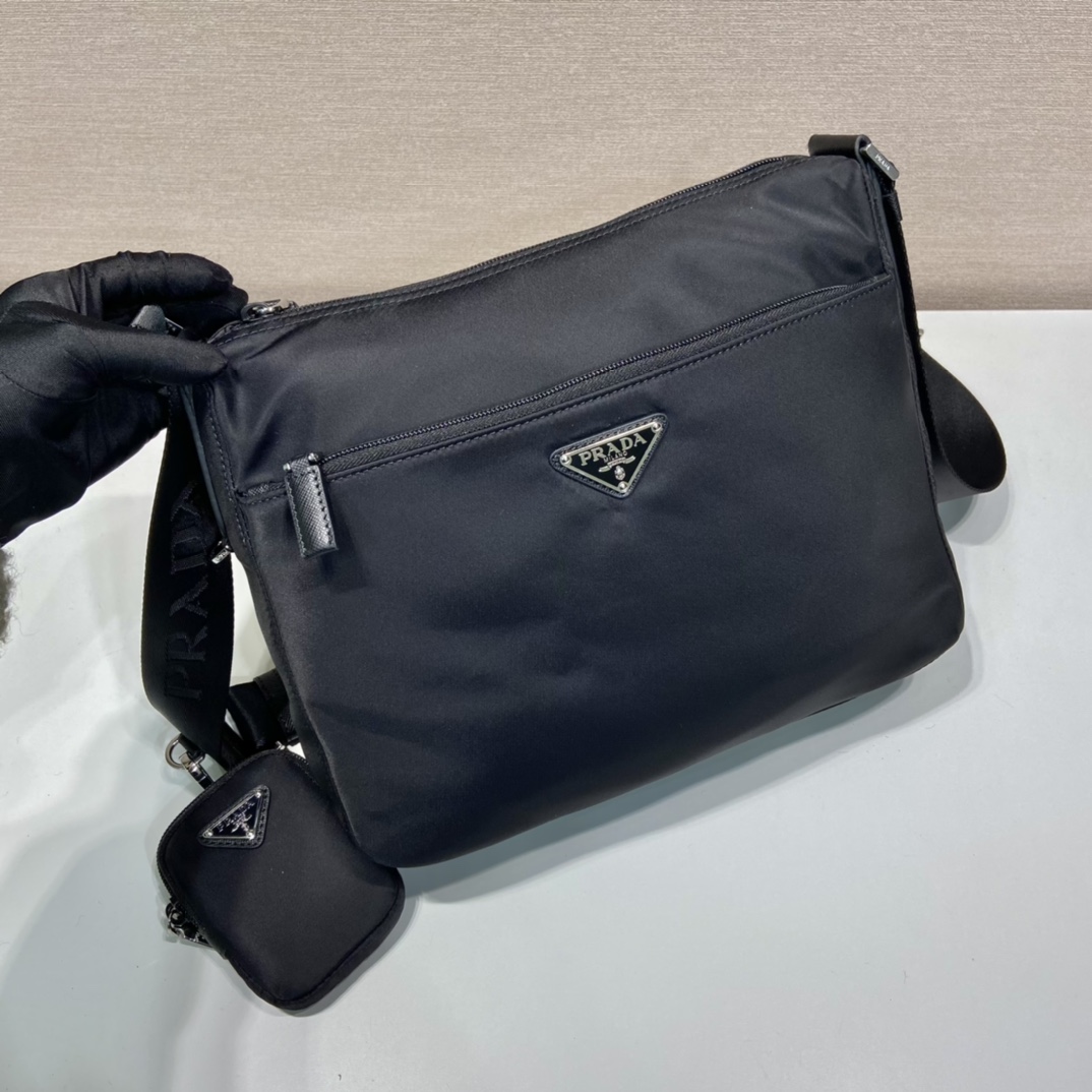 Pra*a re-nylon bag