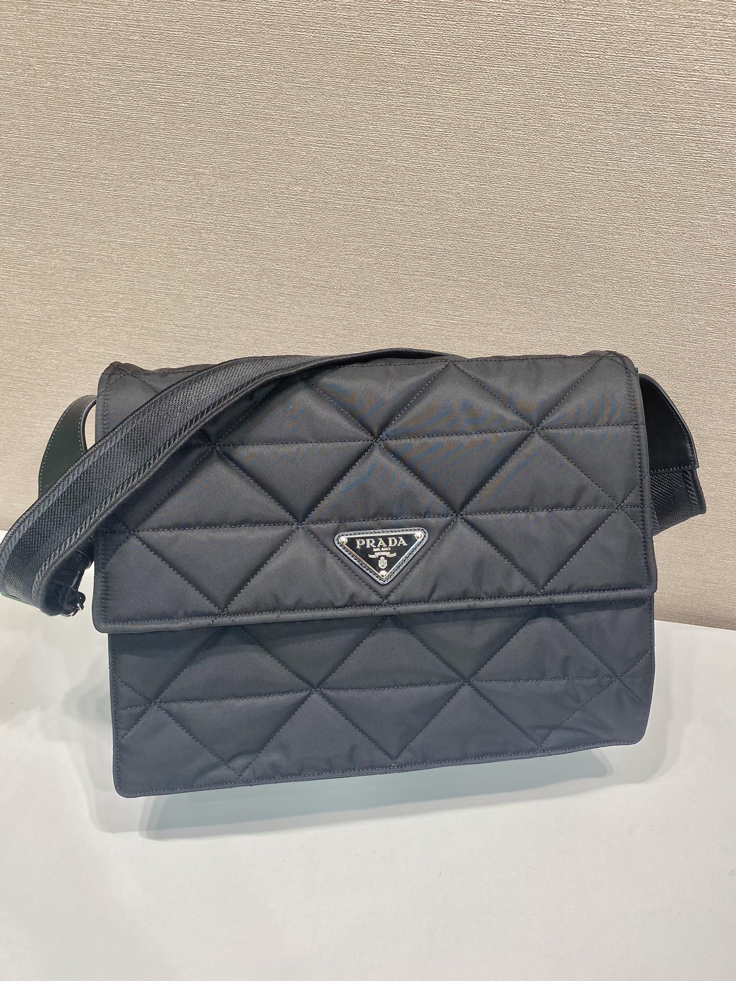 Pra*a black re-nylon large padded shoulder bag
