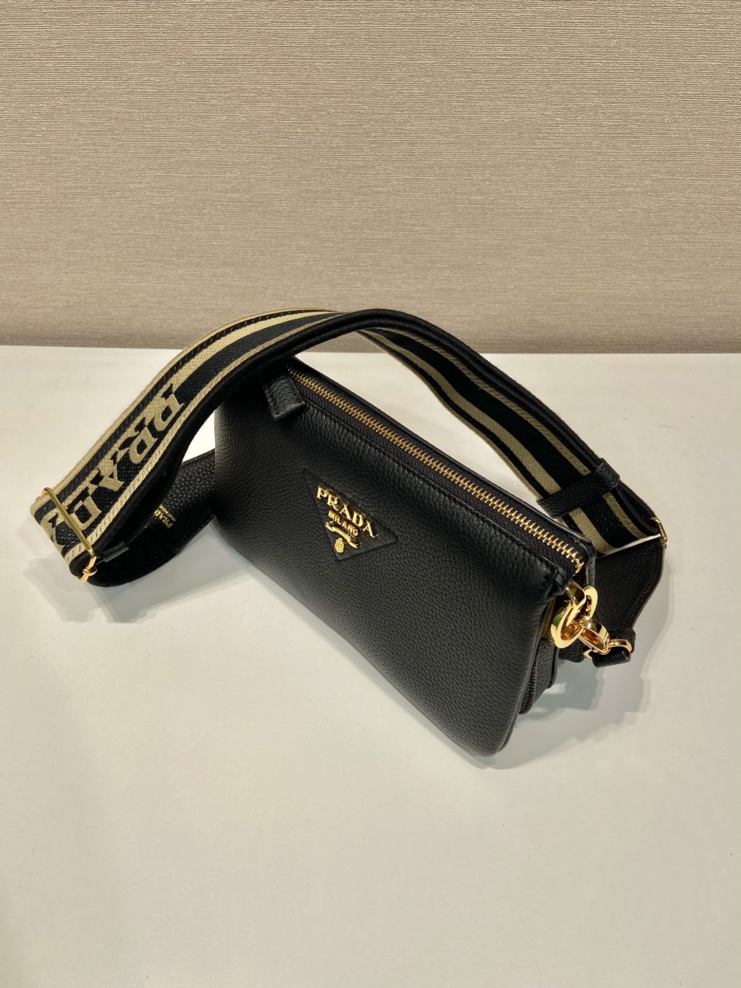 Pra*a leather shoulder bag