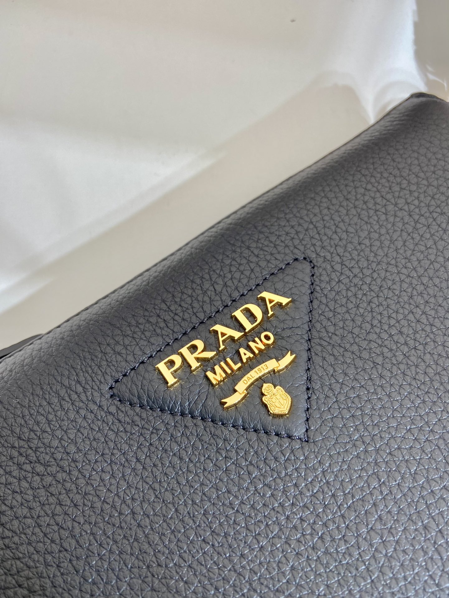 Pra*a leather shoulder bag