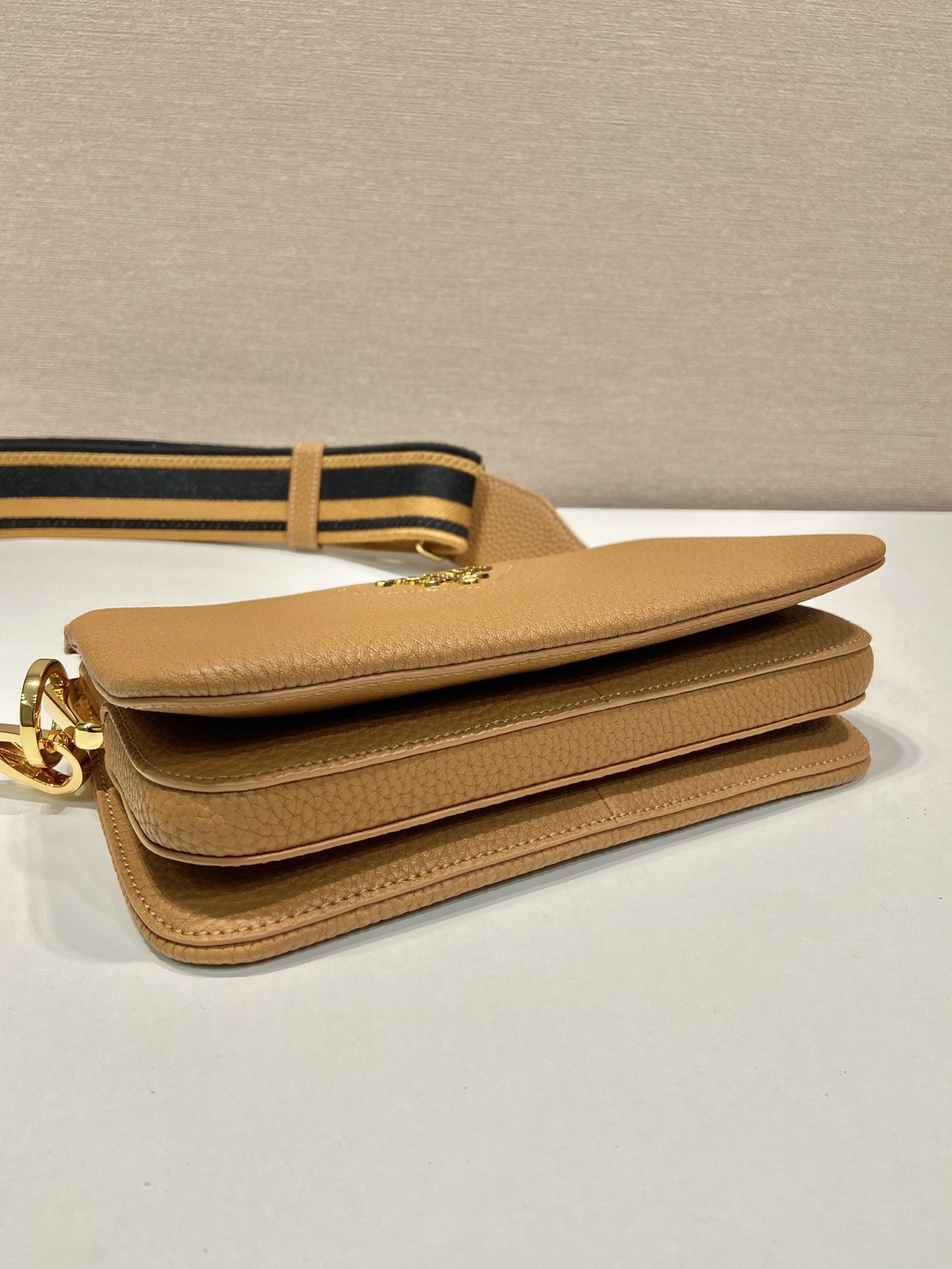 Pra*a leather shoulder bag