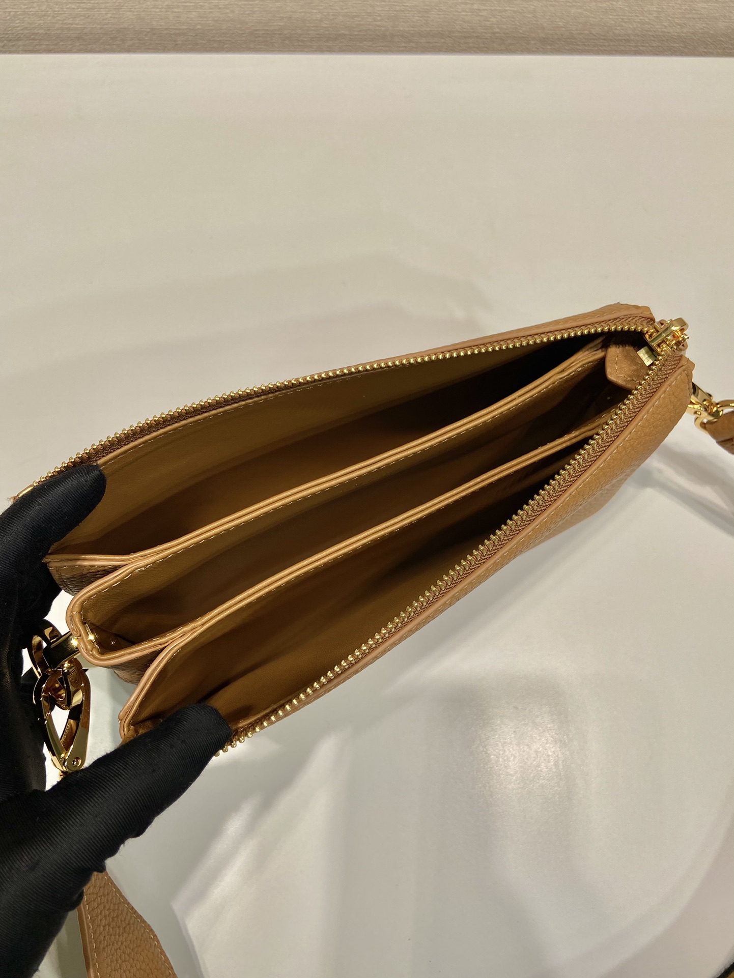 Pra*a leather shoulder bag