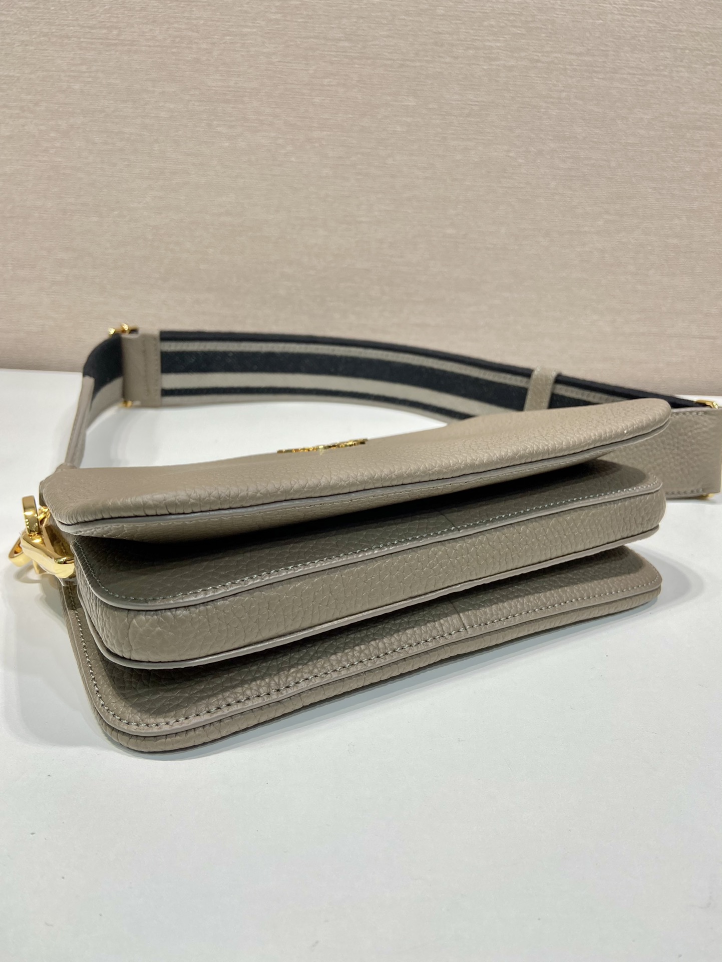 Pra*a leather shoulder bag