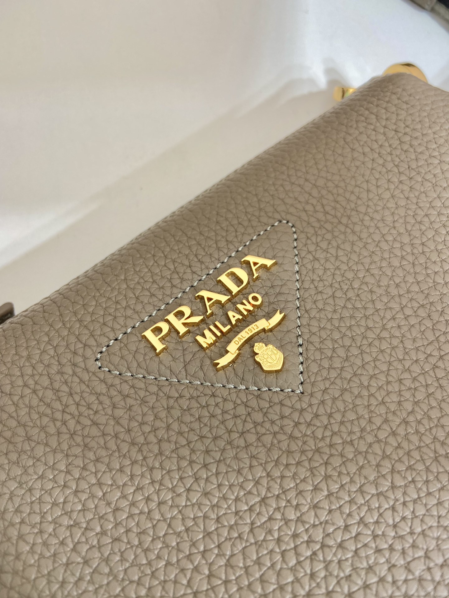 Pra*a leather shoulder bag