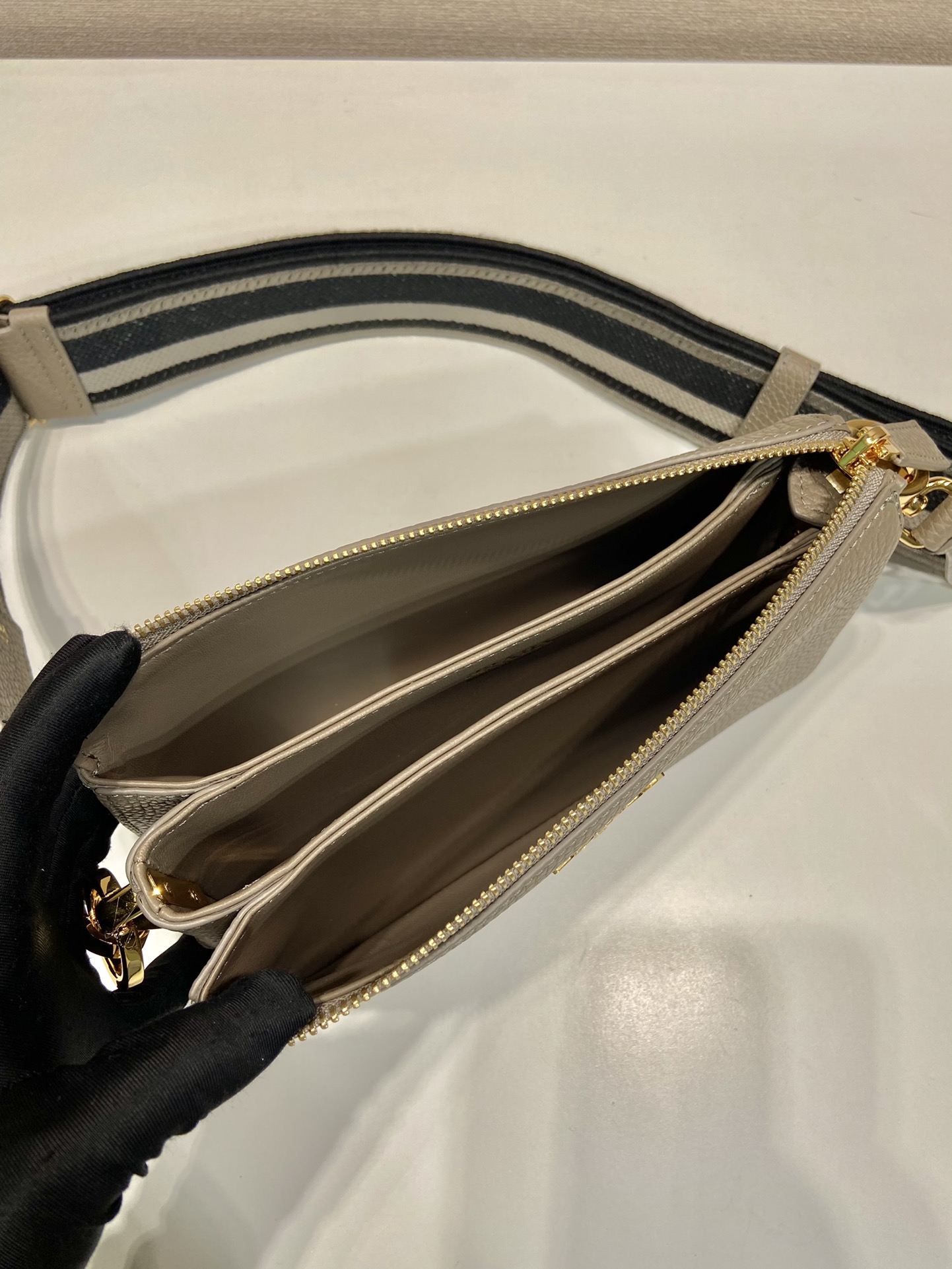 Pra*a leather shoulder bag