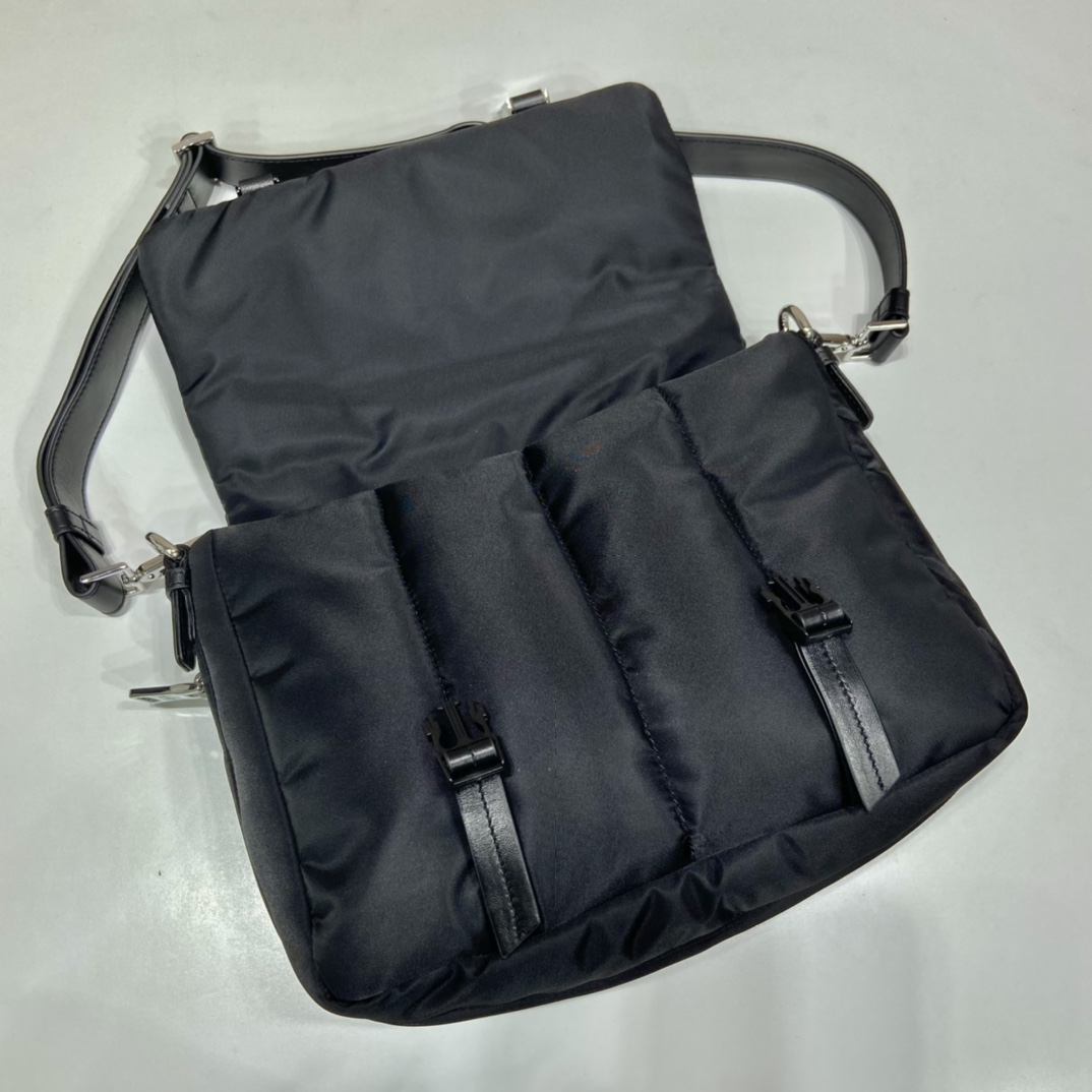 Pra*a re-nylon bag