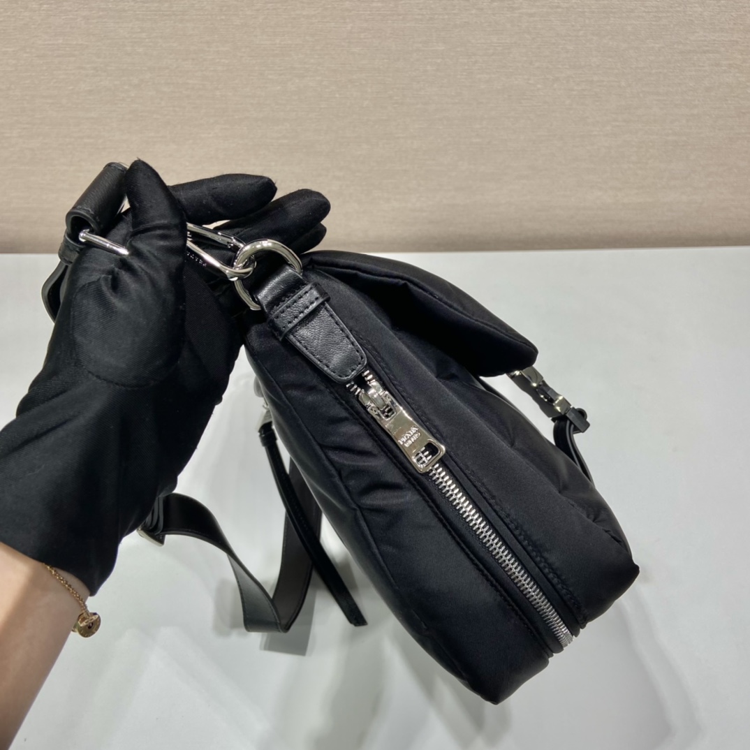 Pra*a re-nylon bag