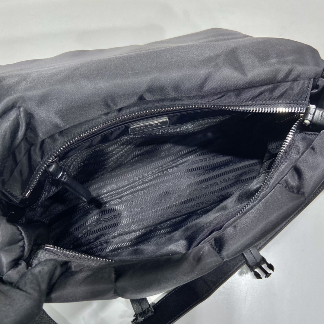 Pra*a re-nylon bag