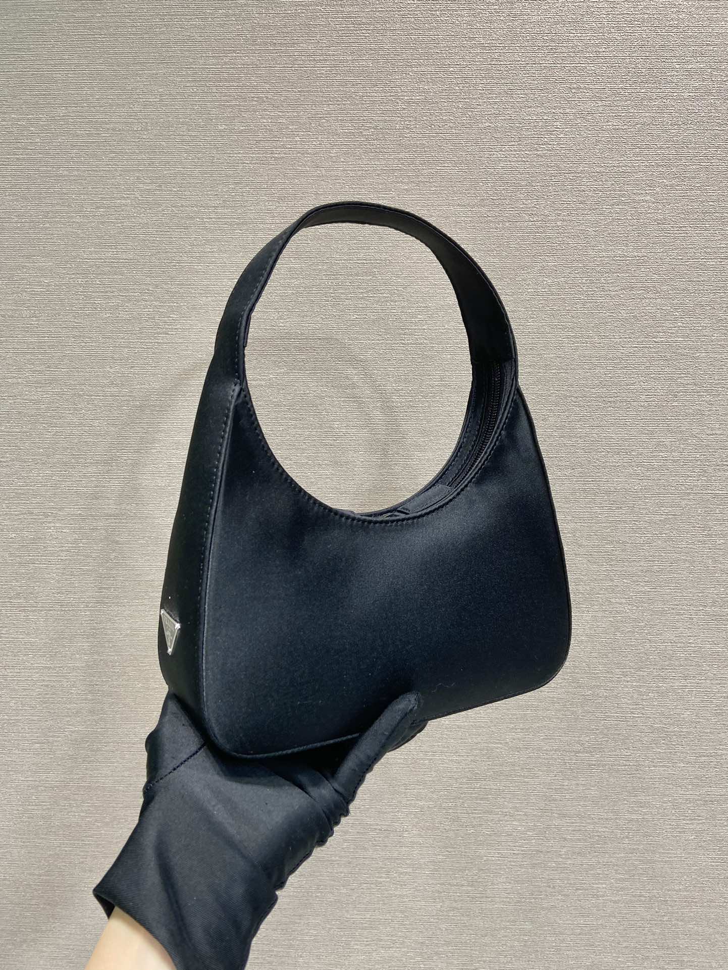 Pra*a hobo bag