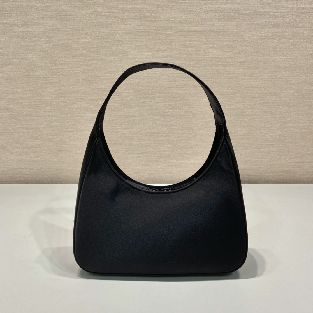 Pra*a hobo bag