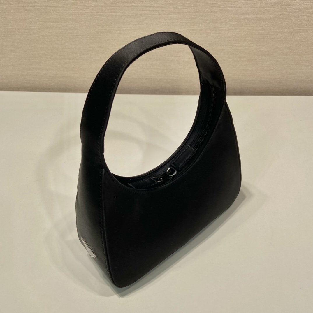 Pra*a hobo bag