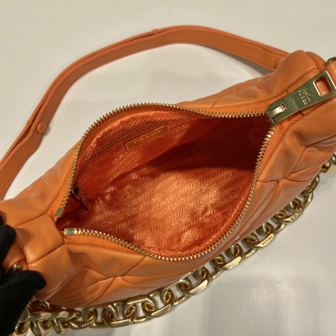 Pra*a leather shoulder bag