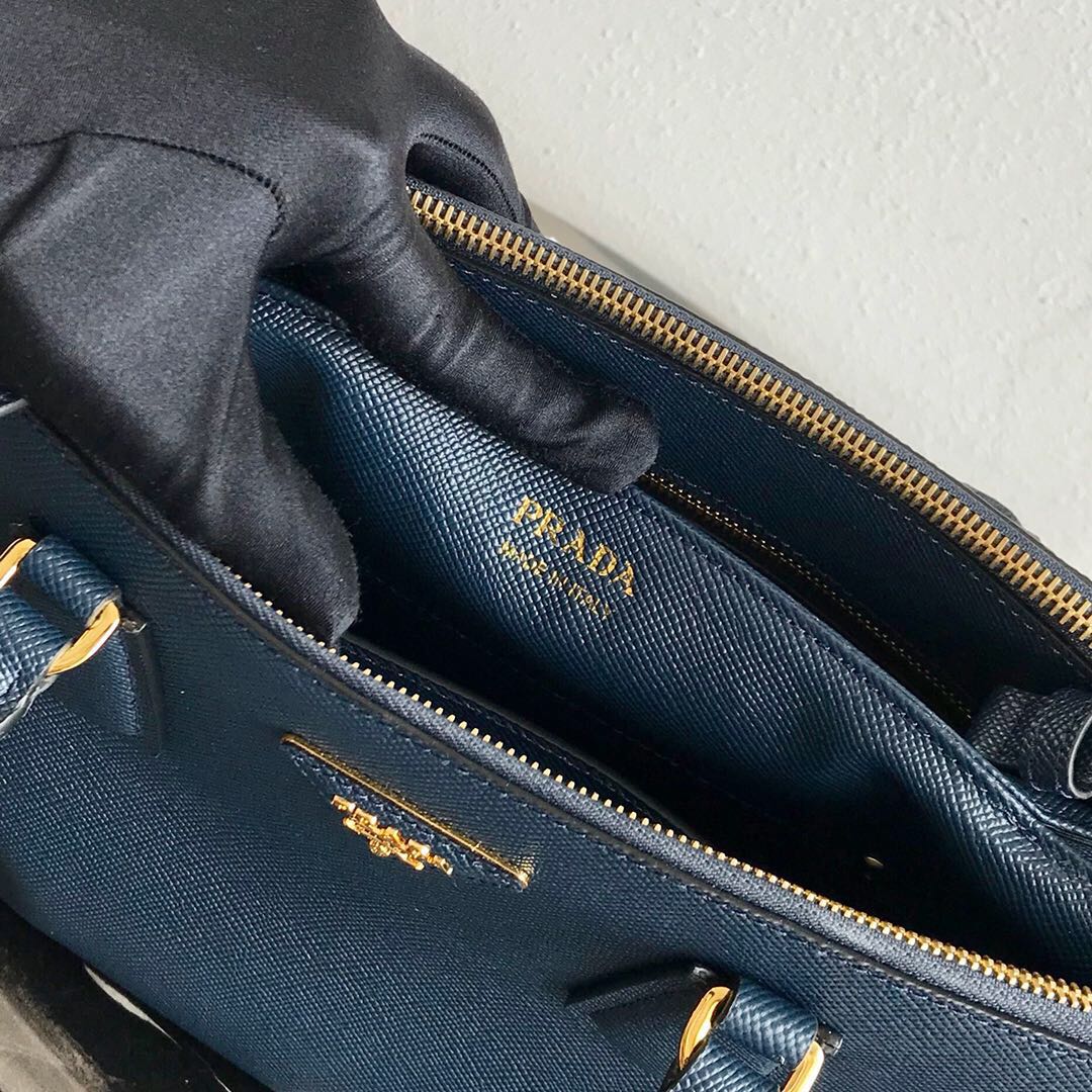 Pra*a galleria saffiano leather bag