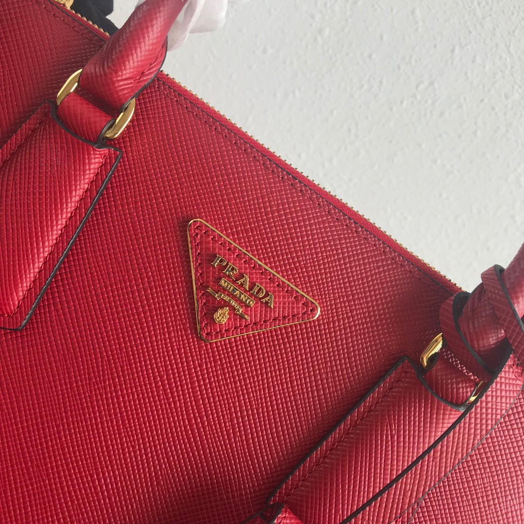 Pra*a galleria saffiano leather bag