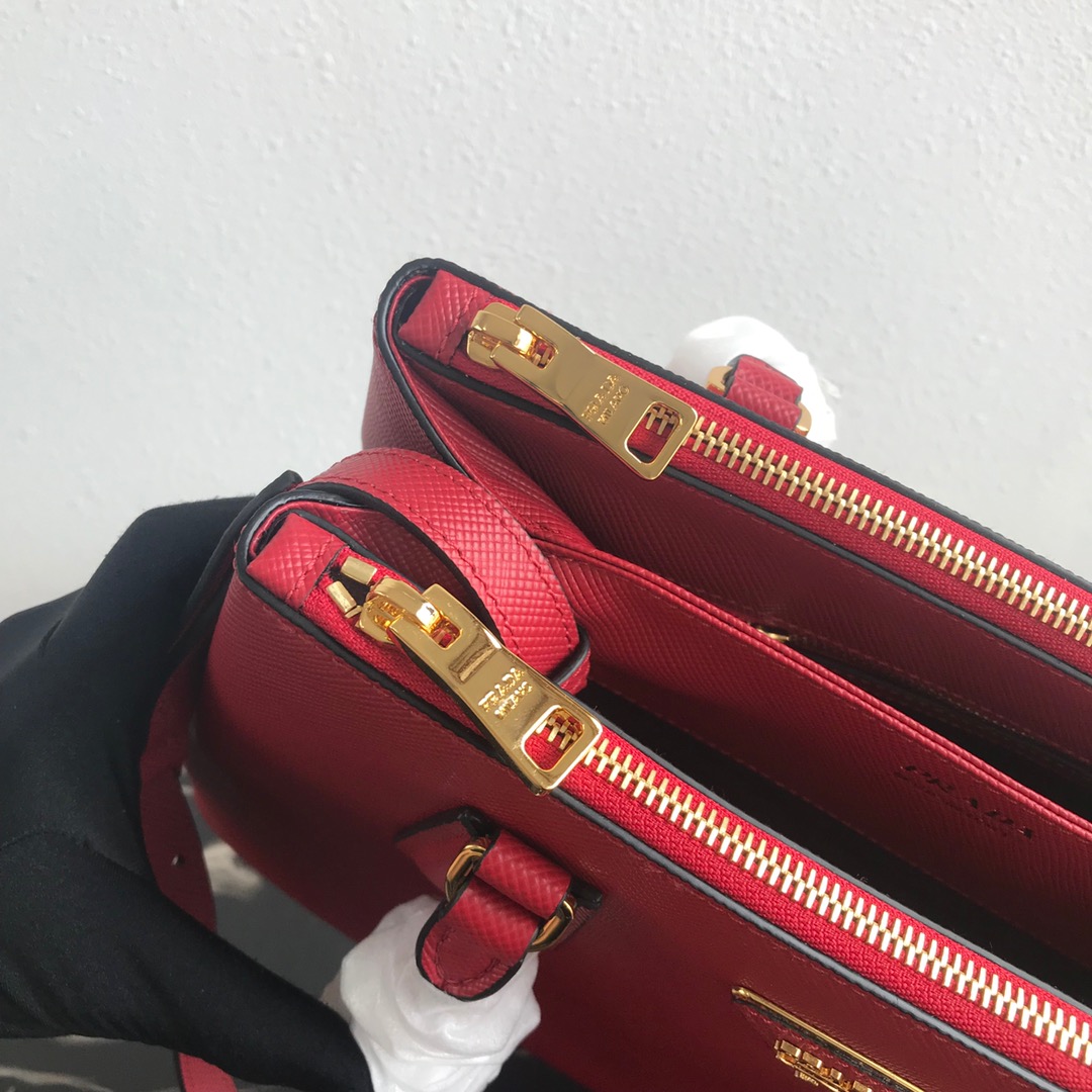 Pra*a galleria saffiano leather bag