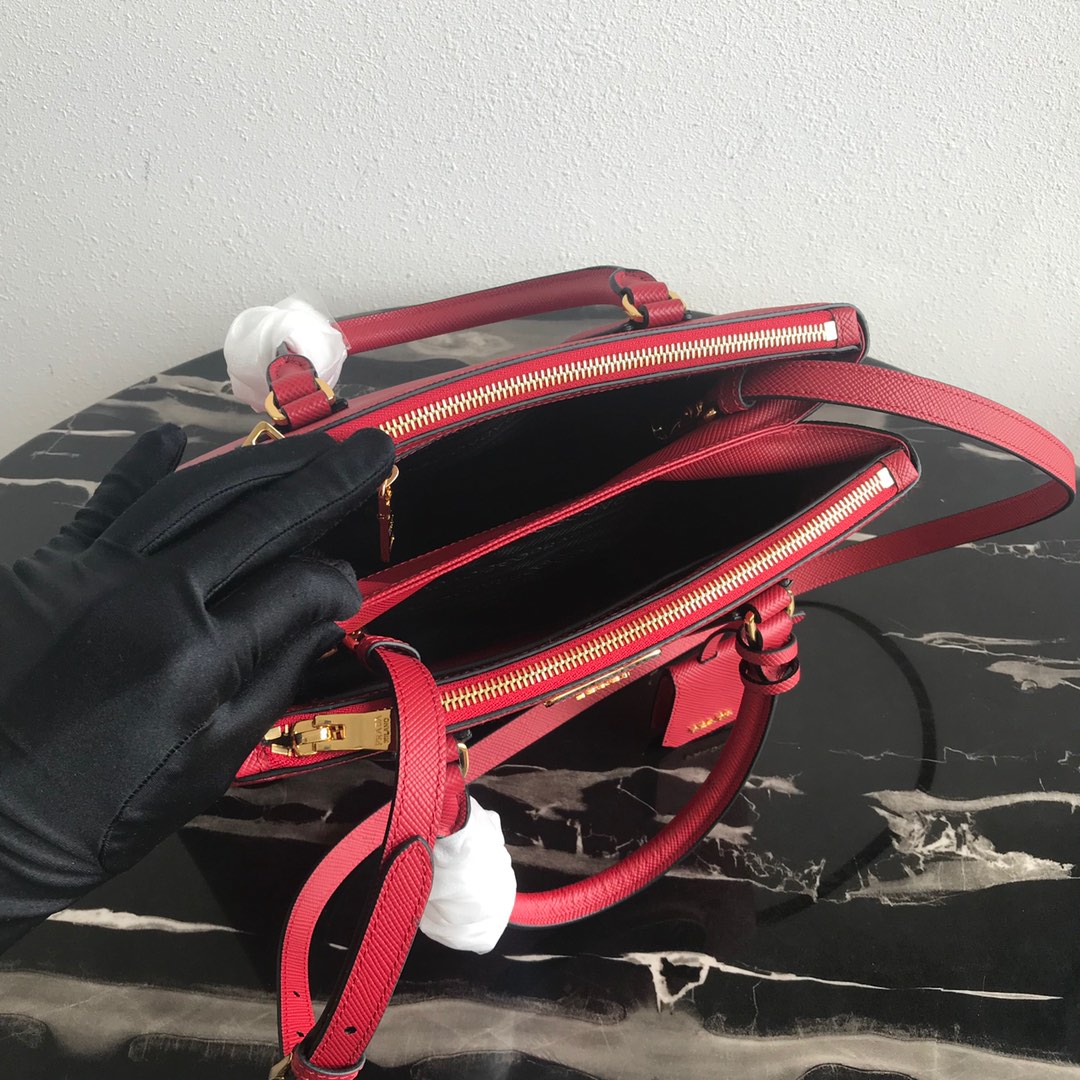 Pra*a galleria saffiano leather bag