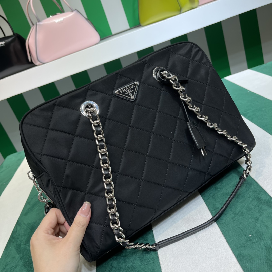 Pra*a handbag