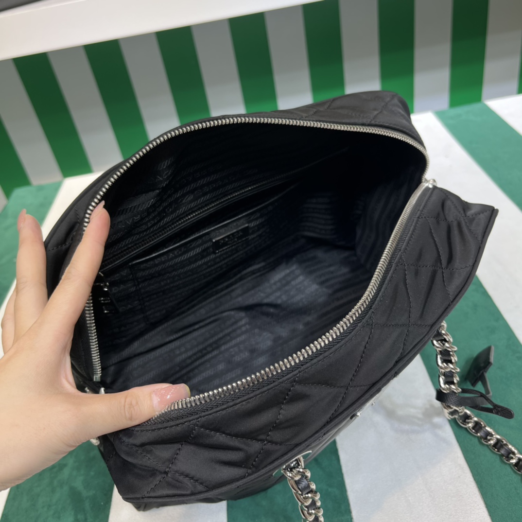 Pra*a handbag