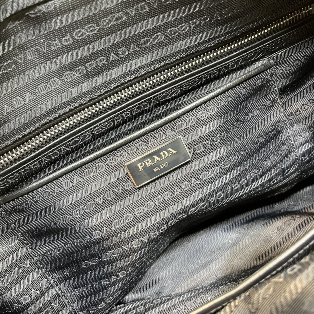 Pra*a handbag