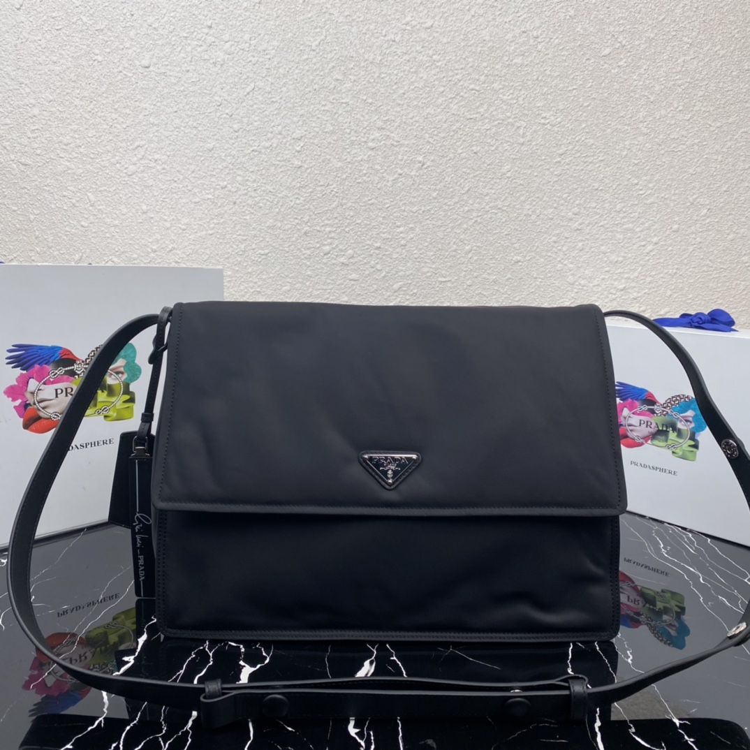 Pra*a black re-nylon large padded shoulder bag