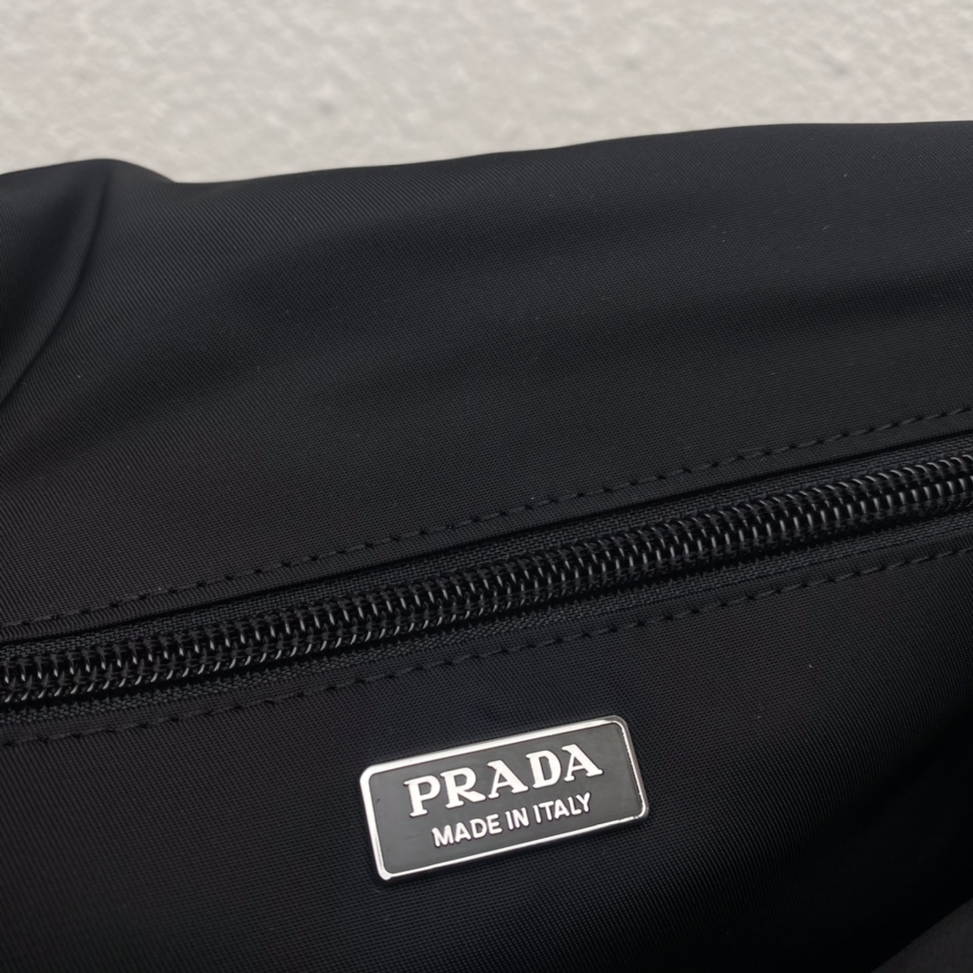 Pra*a black small padded re-nylon shoulder bag