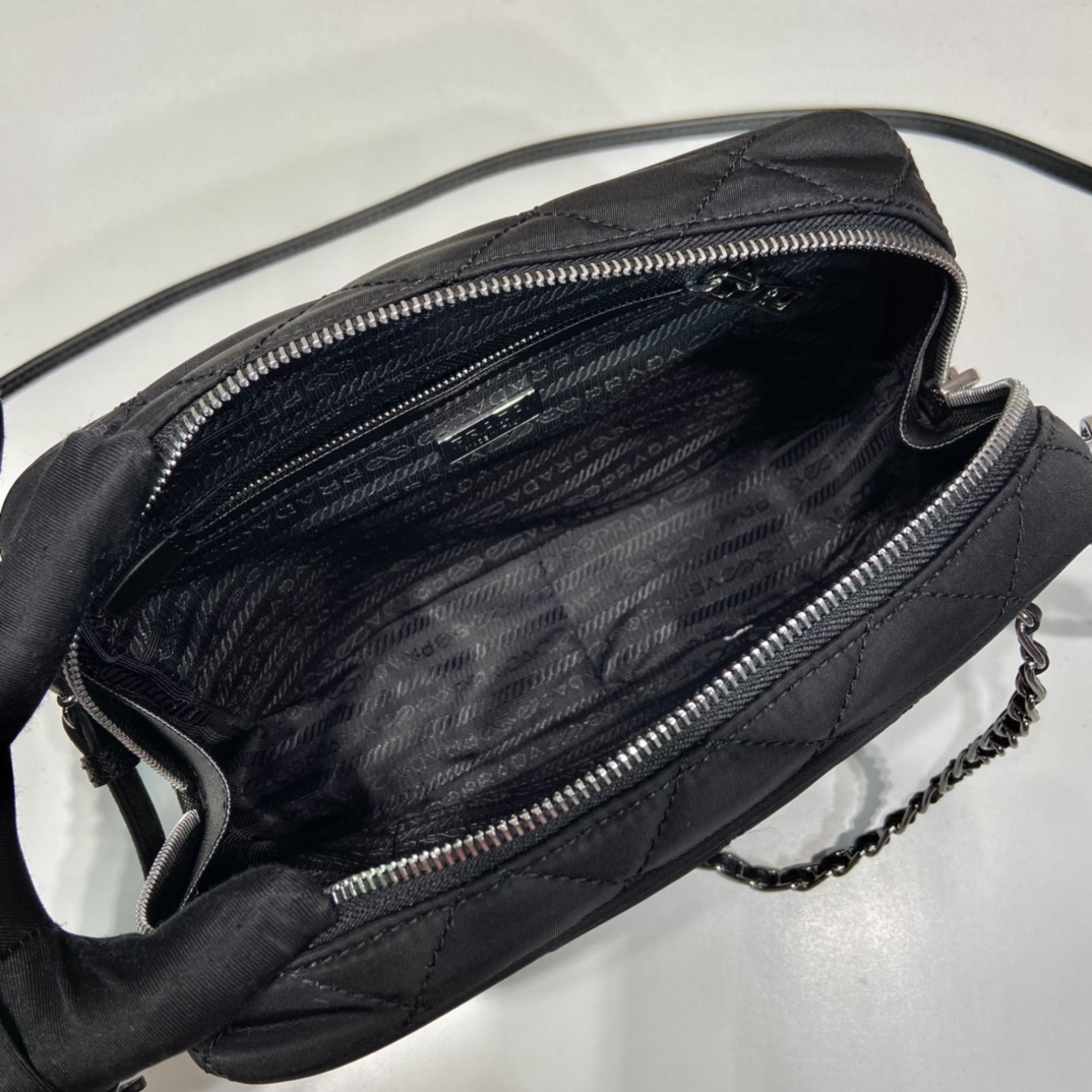 Pra*a nylon camera bag