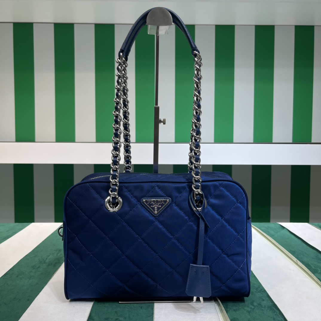 Pra*a vintage medium bag