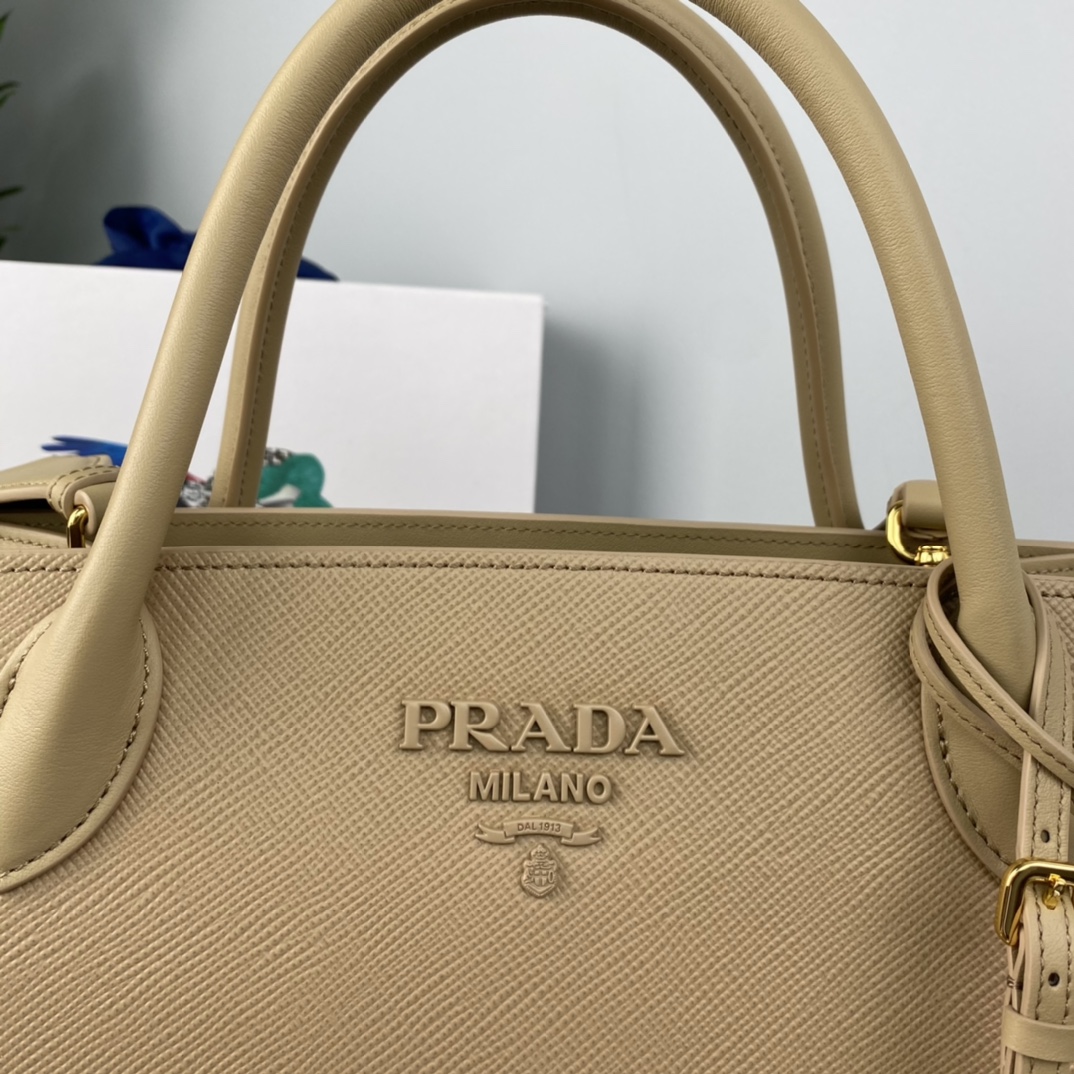 Pra*a monochrome medium saffiano bag