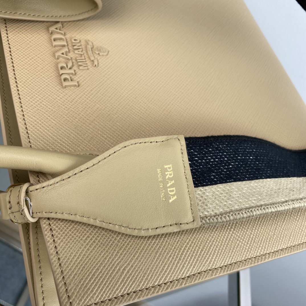 Pra*a monochrome medium saffiano bag