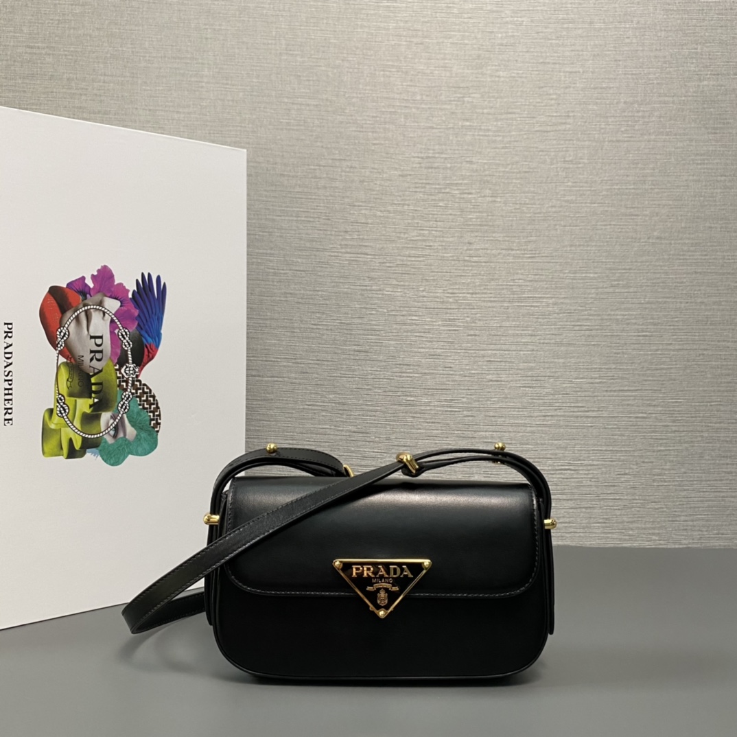 Pra*a leather shoulder bag