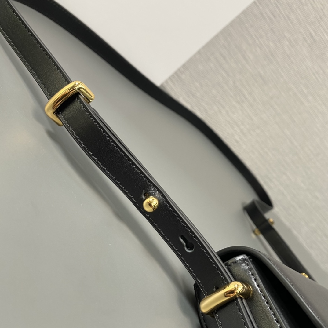 Pra*a leather shoulder bag